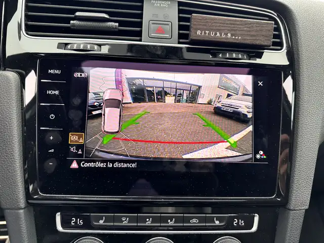 Volkswagen Golf view 20
