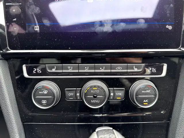Volkswagen Golf view 17