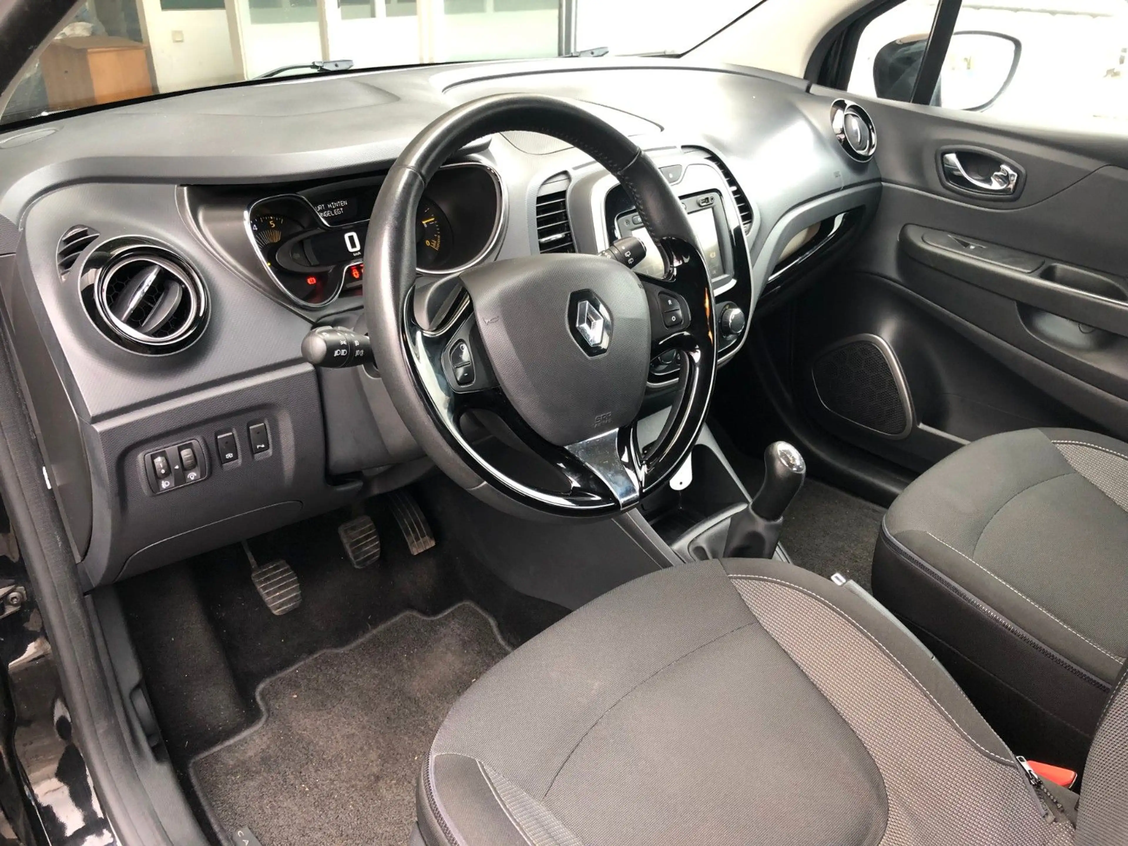 Renault Captur 1.5  dCi 90 Start&Stop eco2 — photo 12