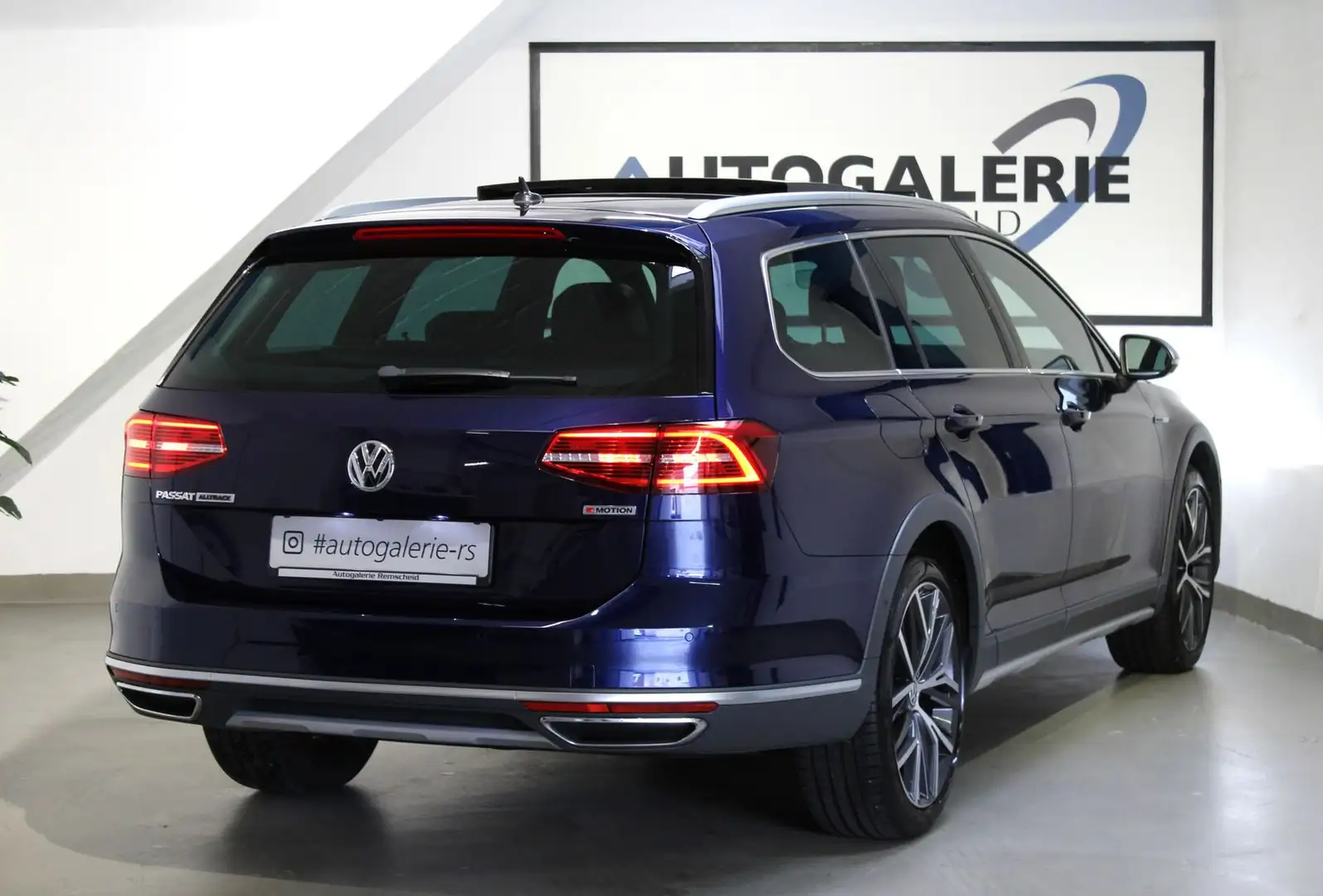 Volkswagen Passat Alltrack 4M*VIRTUAL*PANO*STHZG*AHK*VOLL!* Bleu - 2