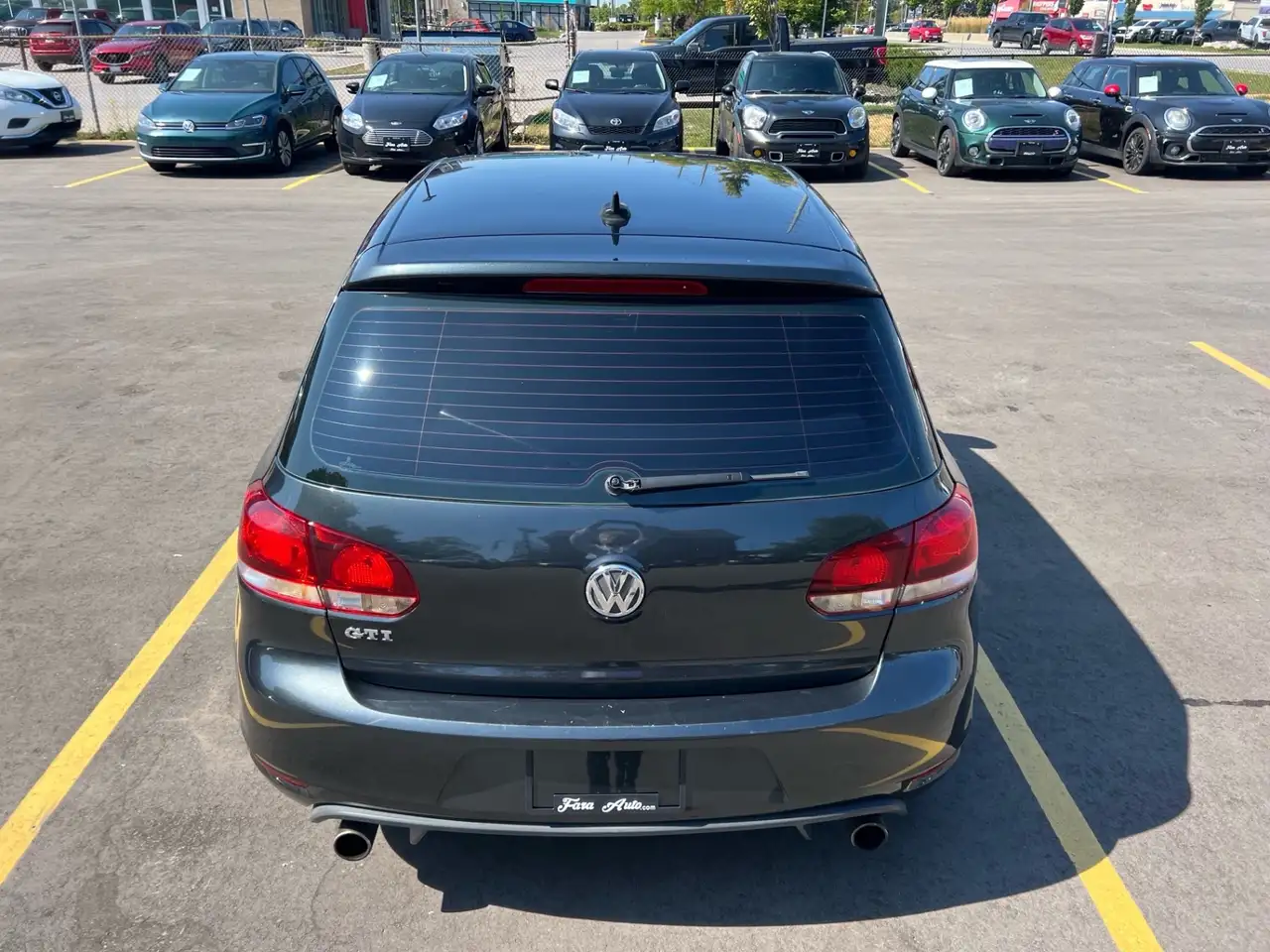 Volkswagen Golf GTI снимка Volkswagen Golf GTI