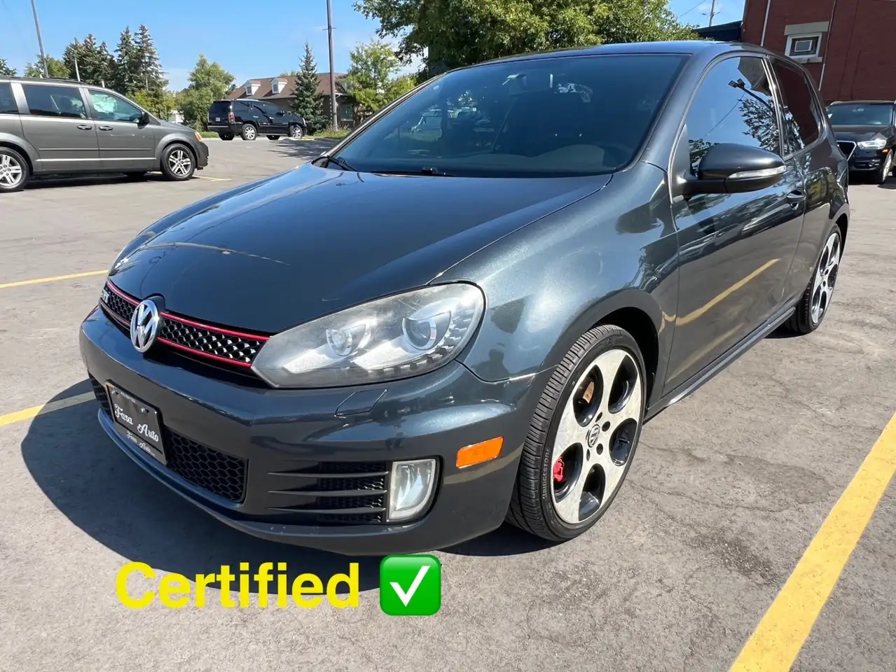 Volkswagen Golf GTI снимка Volkswagen Golf GTI