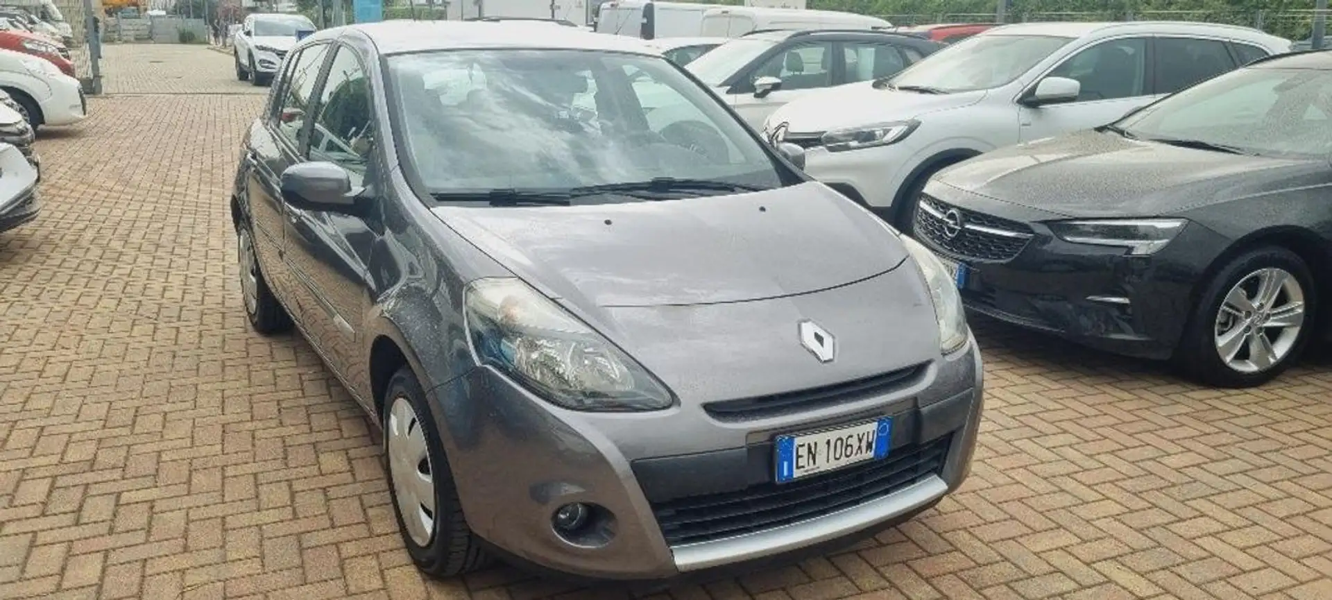 Renault Clio 1.2 16V 5 porte Yahoo! Grigio - 2