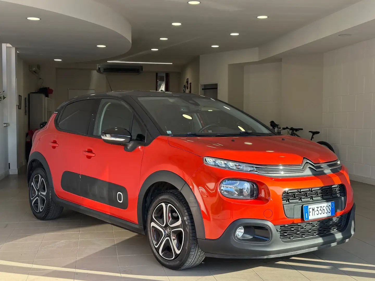 Citroen C3 C3 PureTech 82 GPL Shine Arancione - 1