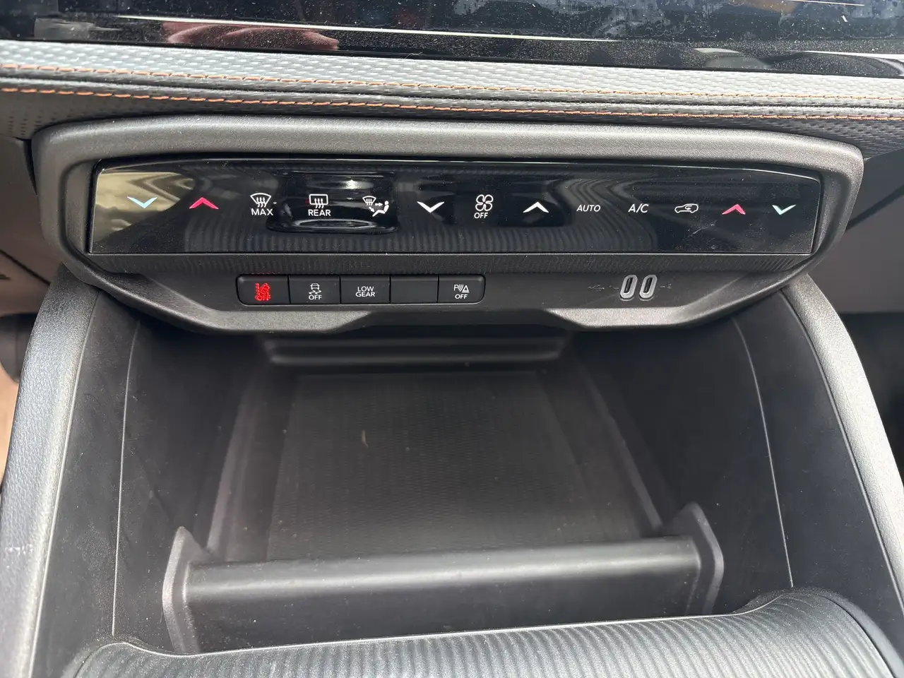 Jeep Cherokee снимка Jeep Cherokee