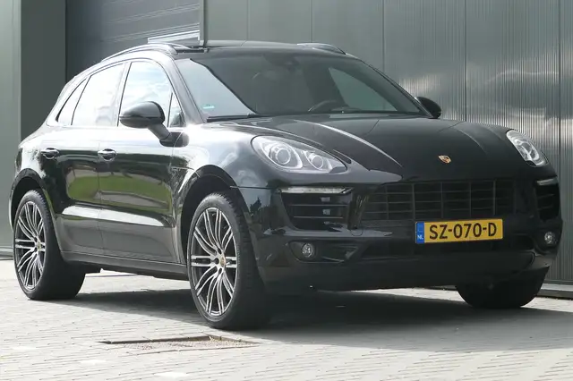 Porsche Macan view 11