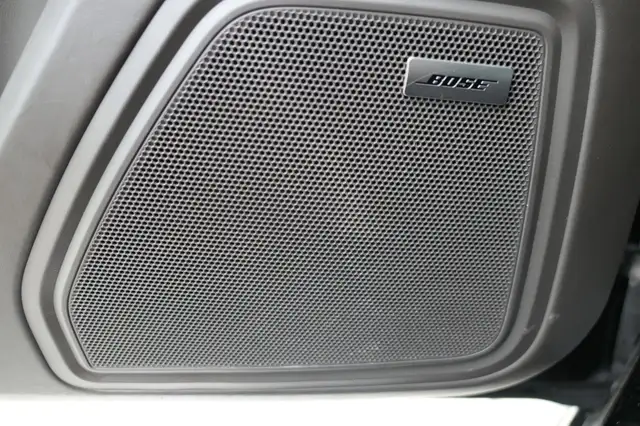 Porsche Macan view 6