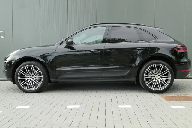 Porsche Macan view 15