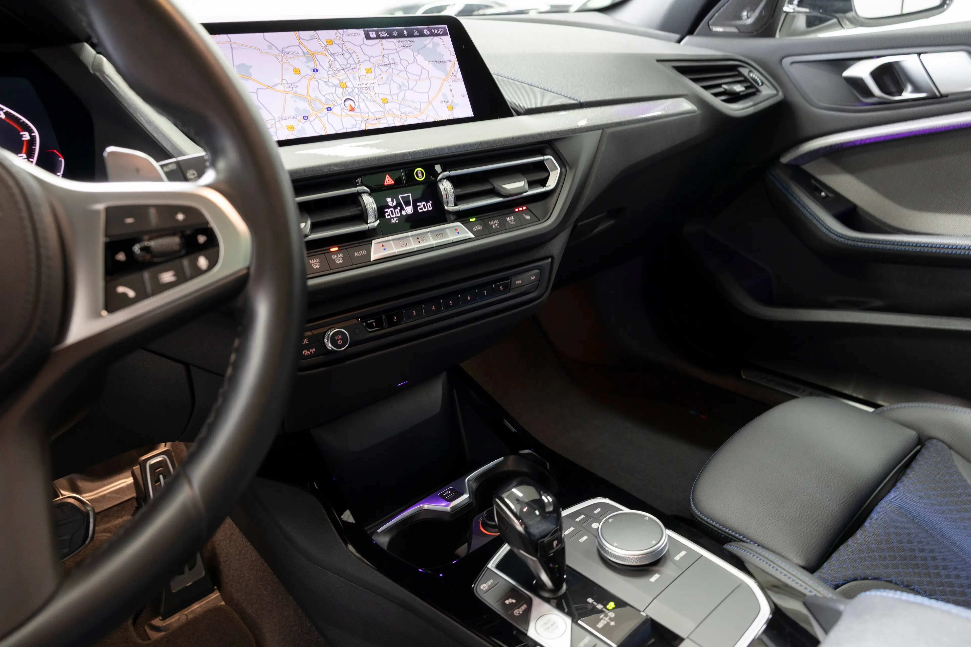 BMW 135 iX SAG LED LCP AG+ TEMP PANO CARPLAY DAB H&K 18" — photo 12
