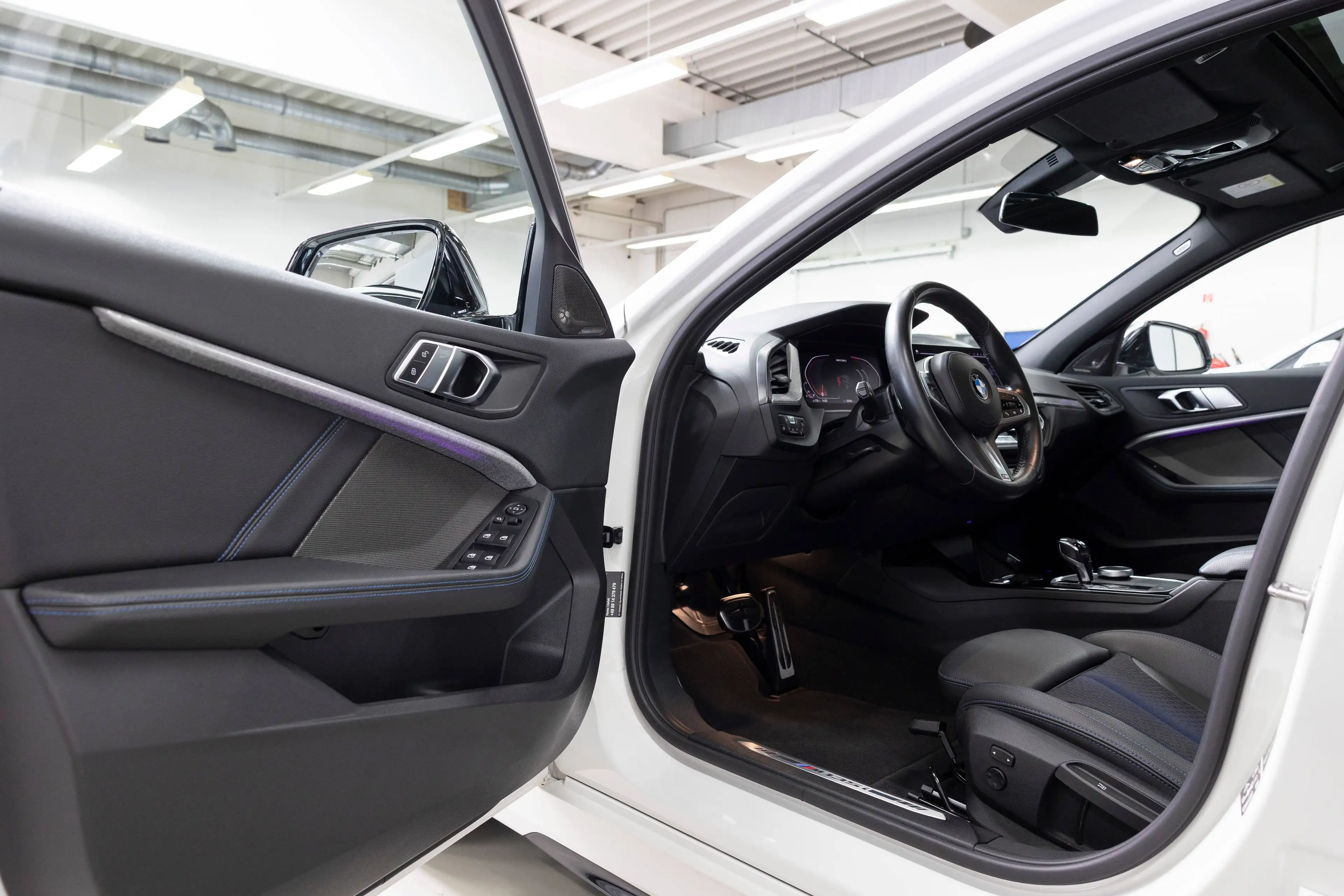 BMW 135 iX SAG LED LCP AG+ TEMP PANO CARPLAY DAB H&K 18" — photo 7