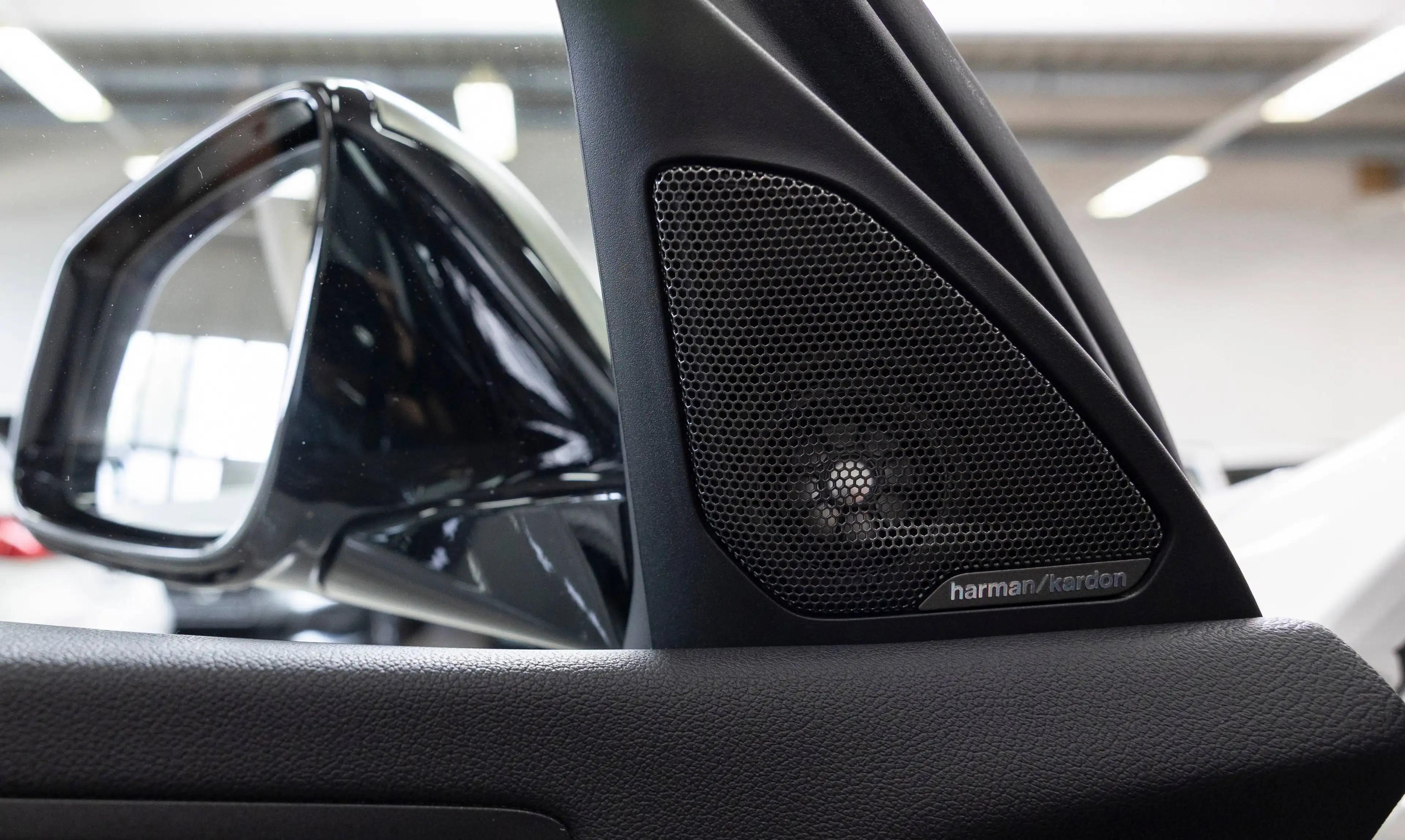 BMW 135 iX SAG LED LCP AG+ TEMP PANO CARPLAY DAB H&K 18" — photo 9