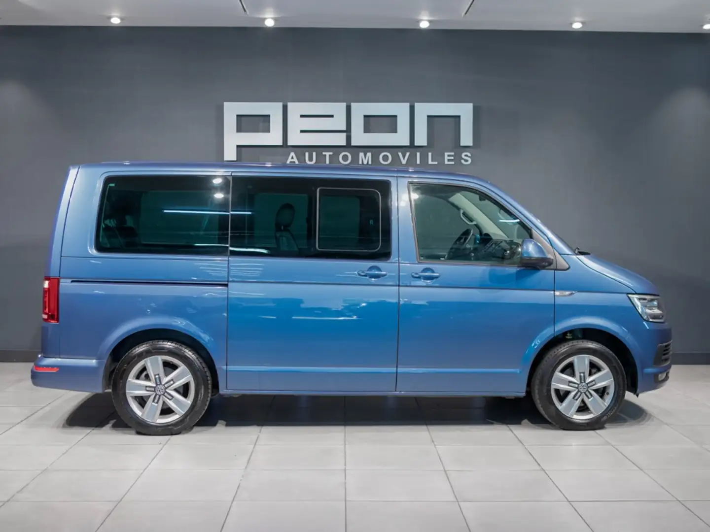 Volkswagen Multivan 2.0TDI BMT Premium 110kW Azul - 2