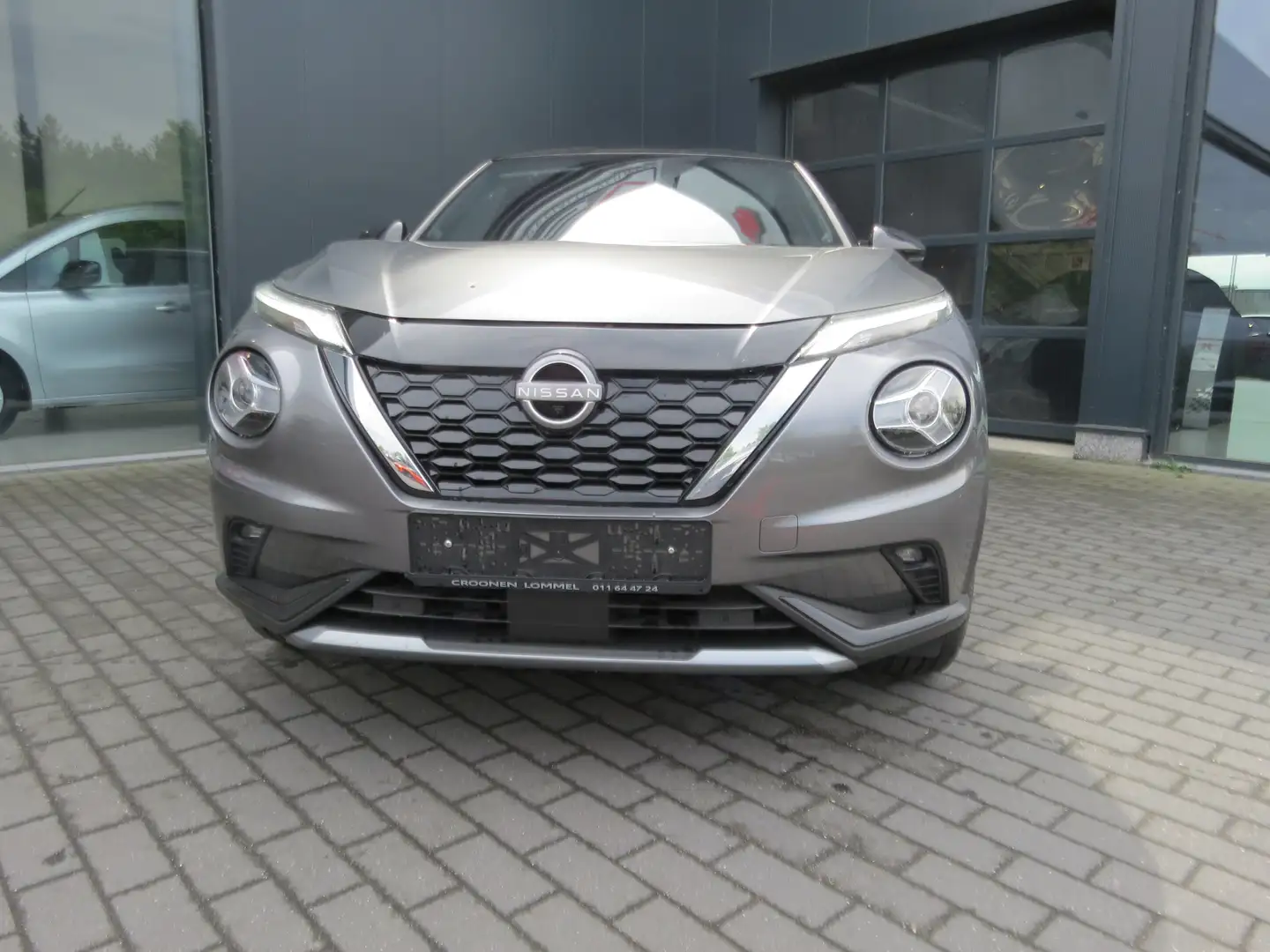 Nissan Juke 1.6 HEV N-Design AMT Grau - 2