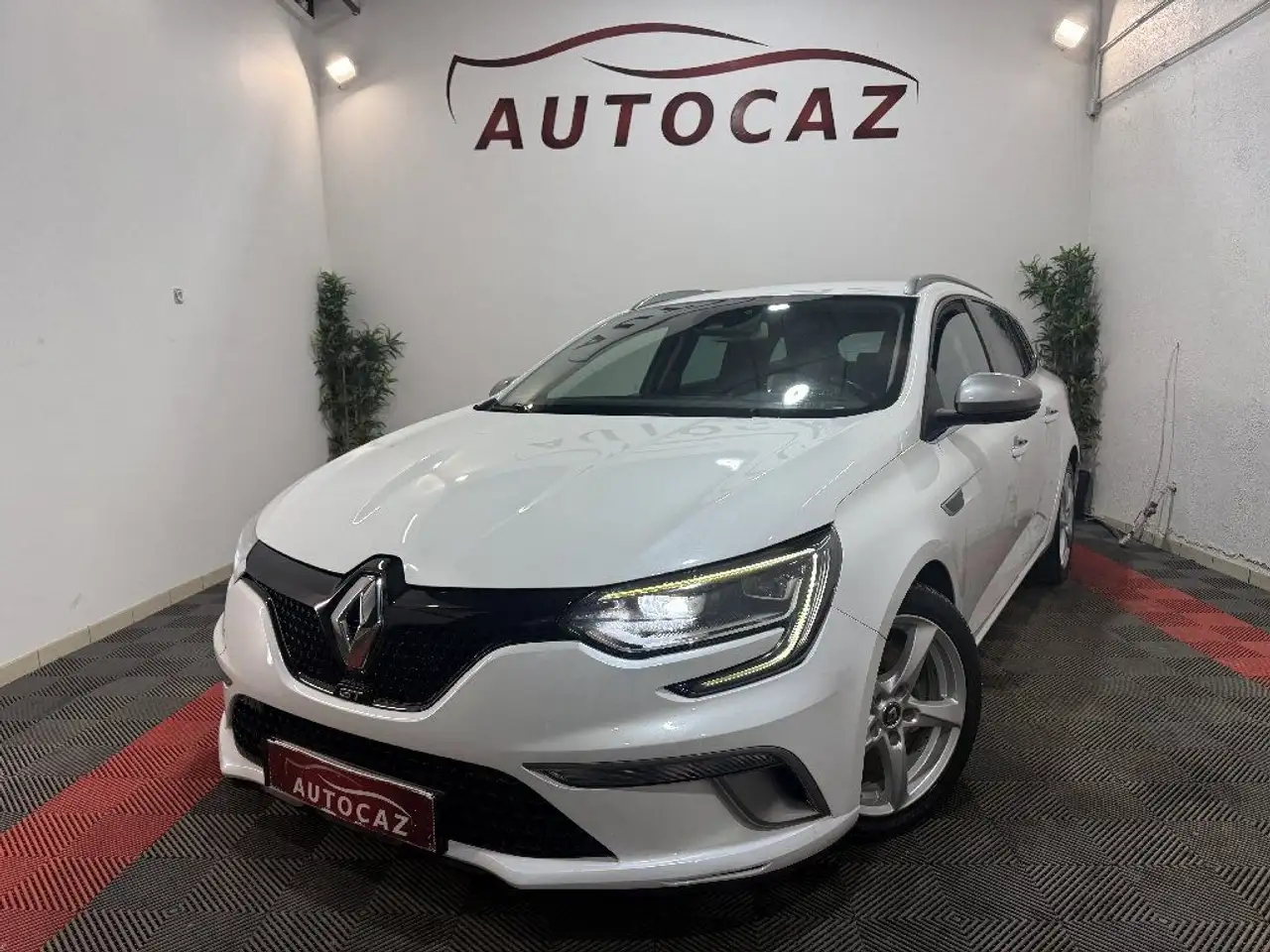 Renault Megane IV ESTATE dCi 165 Energy EDC GT 4CONTROL