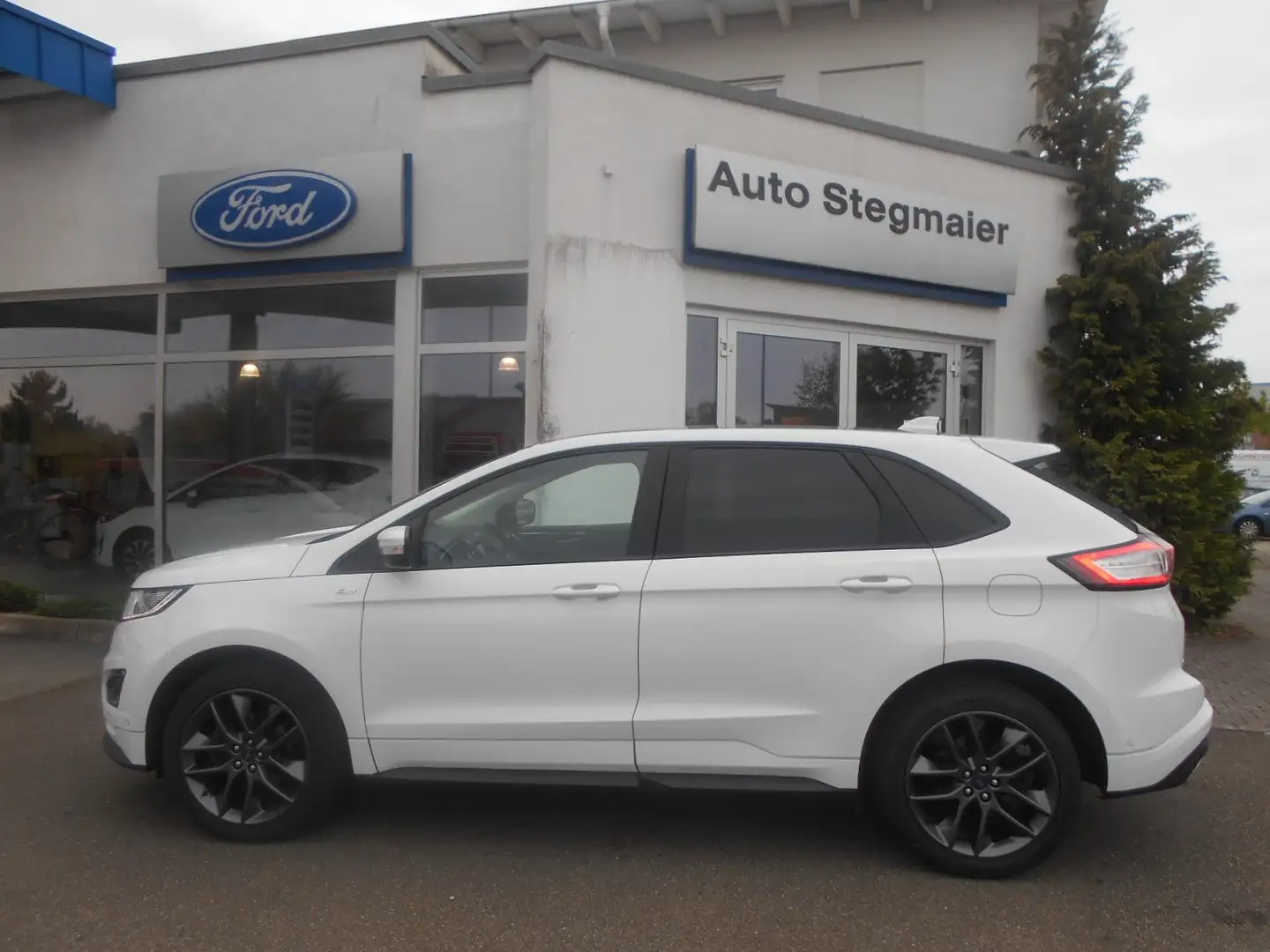 Ford Edge ST-Line 4x4 m. Business-Paket, Panoramadach, AHK bijela - 2