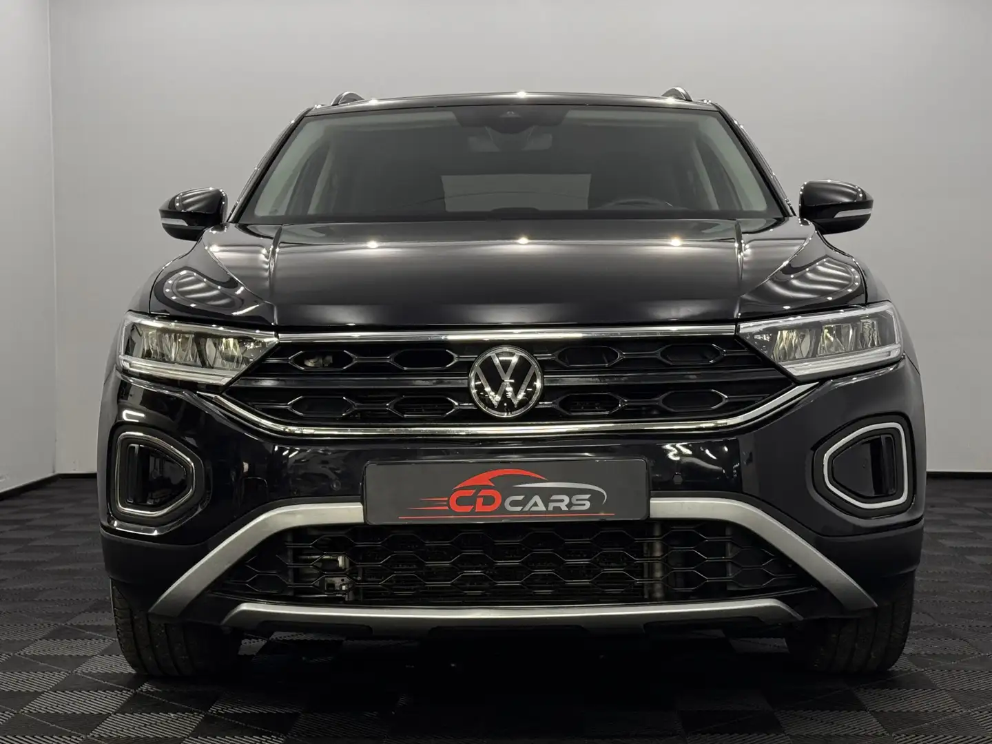 Volkswagen T-Roc 1.5 TSI Life Airco, Camera, Apple carplay, Virtual Zwart - 2