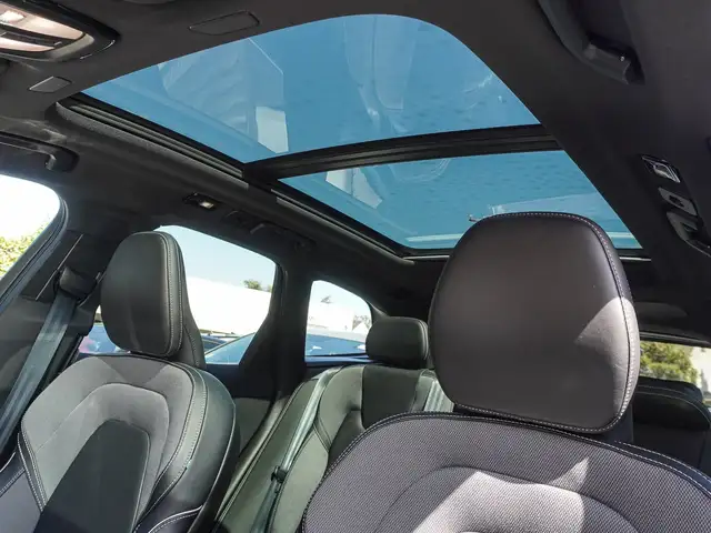 Volvo XC60 view 8