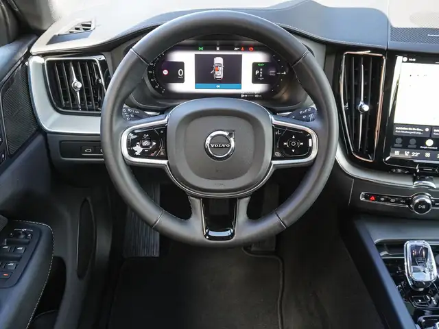 Volvo XC60 view 12