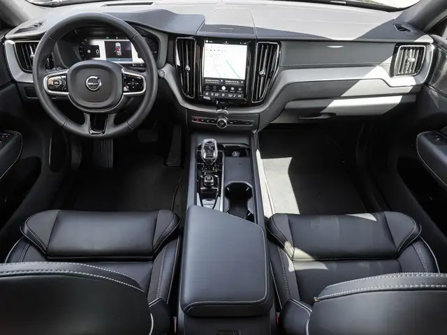 Volvo XC60 view 11