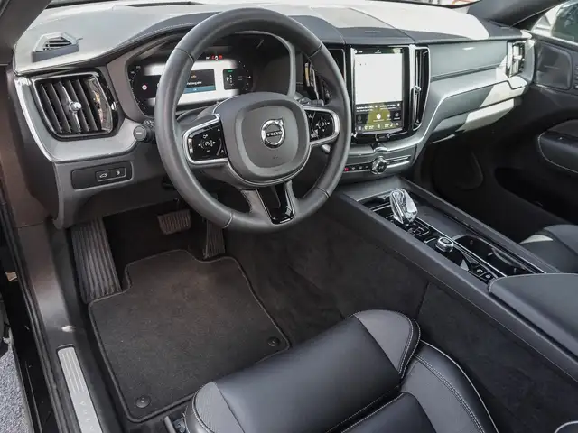 Volvo XC60 view 10