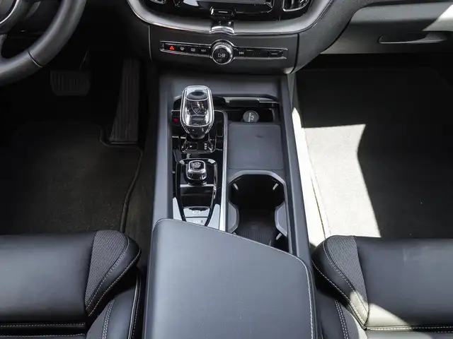 Volvo XC60 view 15