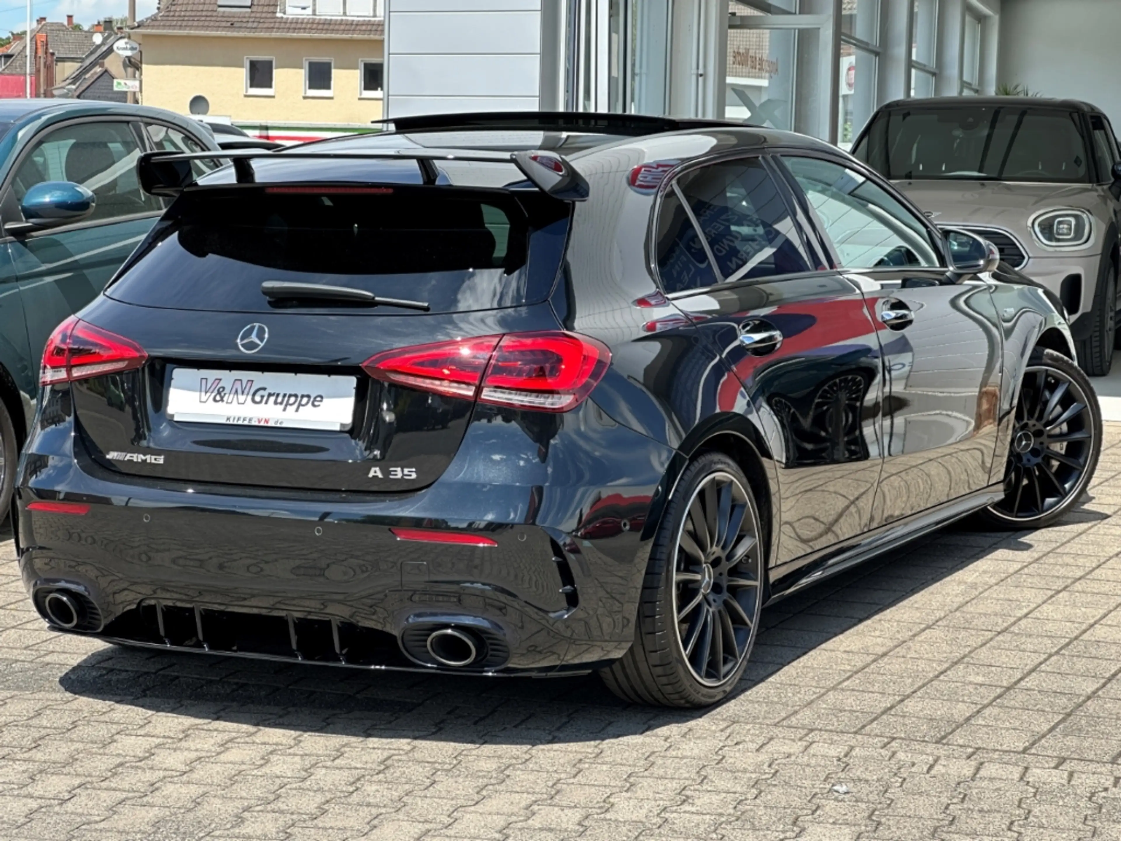 Mercedes-Benz A 35 AMG 4M BURMESTER HUD PANO 360 DISTR+ MEMORY — photo 4