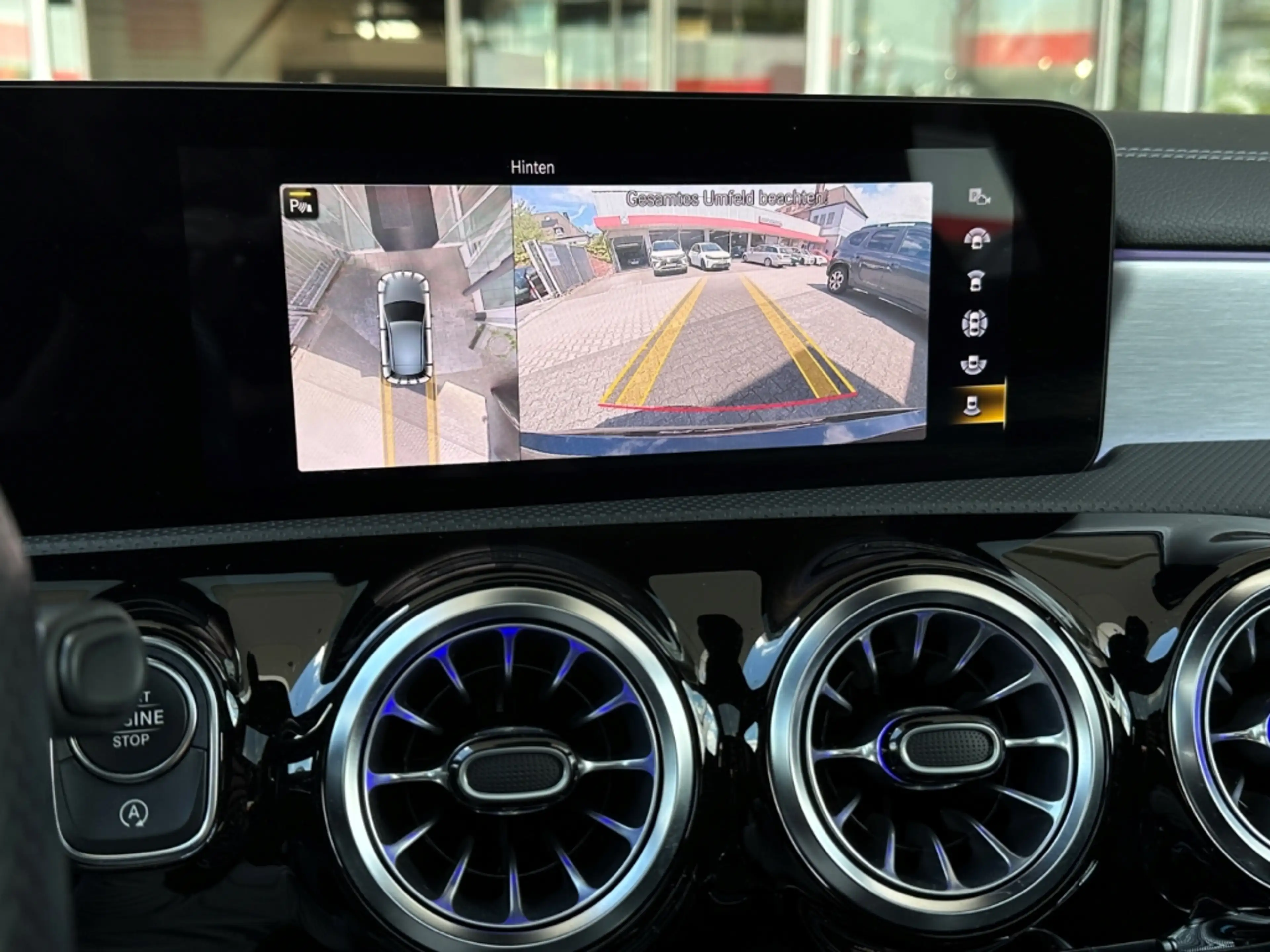 Mercedes-Benz A 35 AMG 4M BURMESTER HUD PANO 360 DISTR+ MEMORY — photo 10