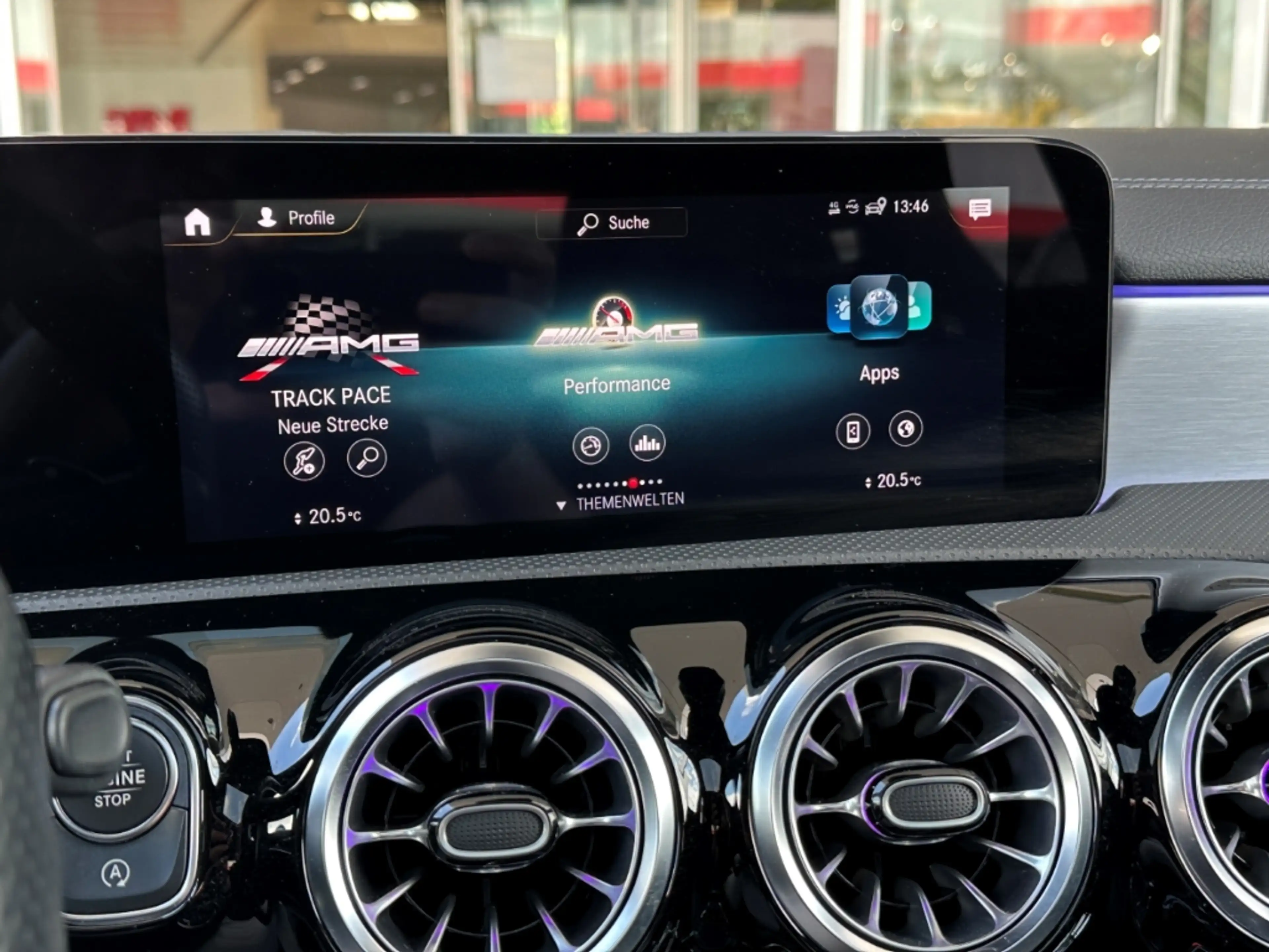 Mercedes-Benz A 35 AMG 4M BURMESTER HUD PANO 360 DISTR+ MEMORY — photo 9
