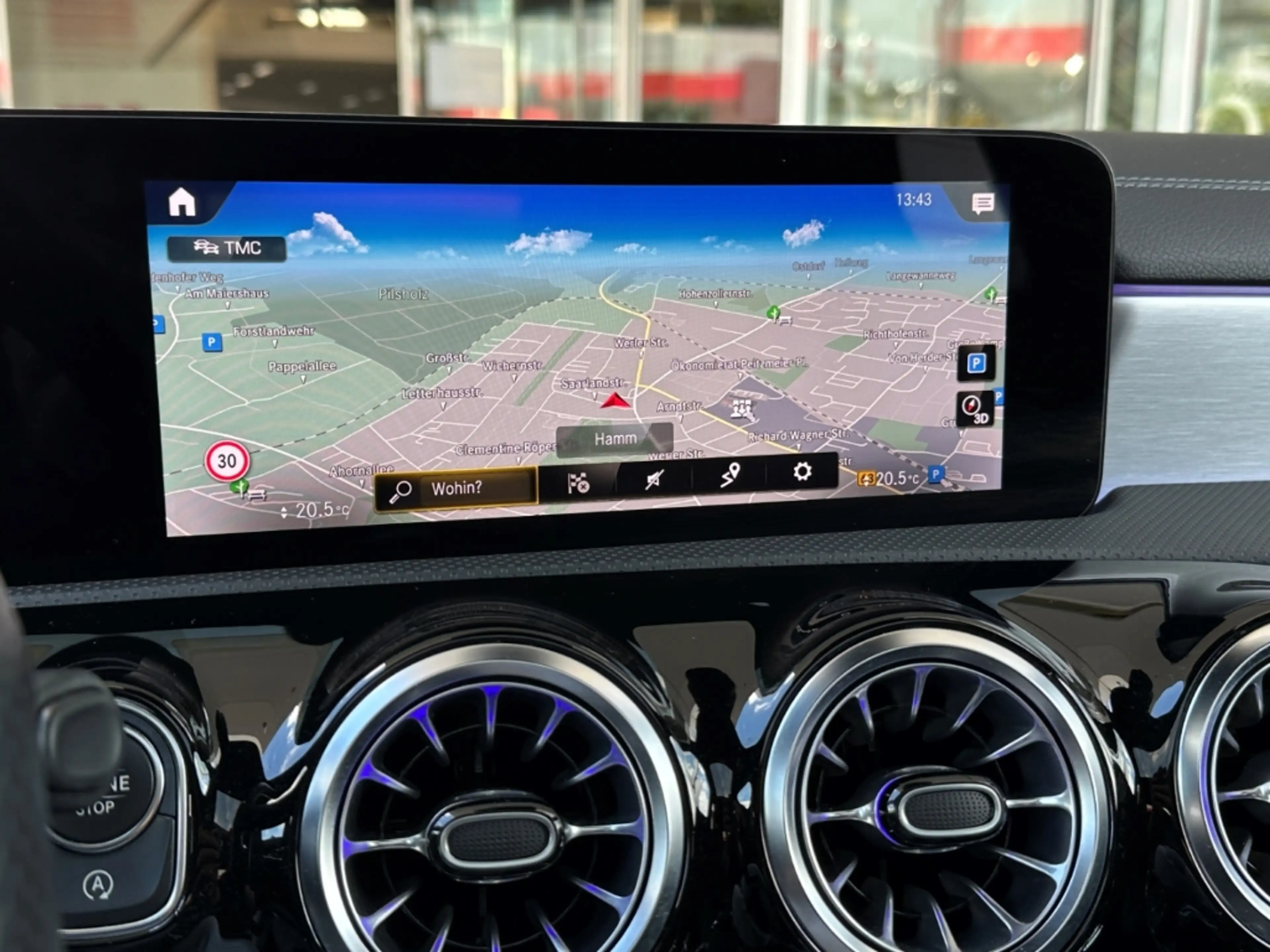 Mercedes-Benz A 35 AMG 4M BURMESTER HUD PANO 360 DISTR+ MEMORY — photo 11
