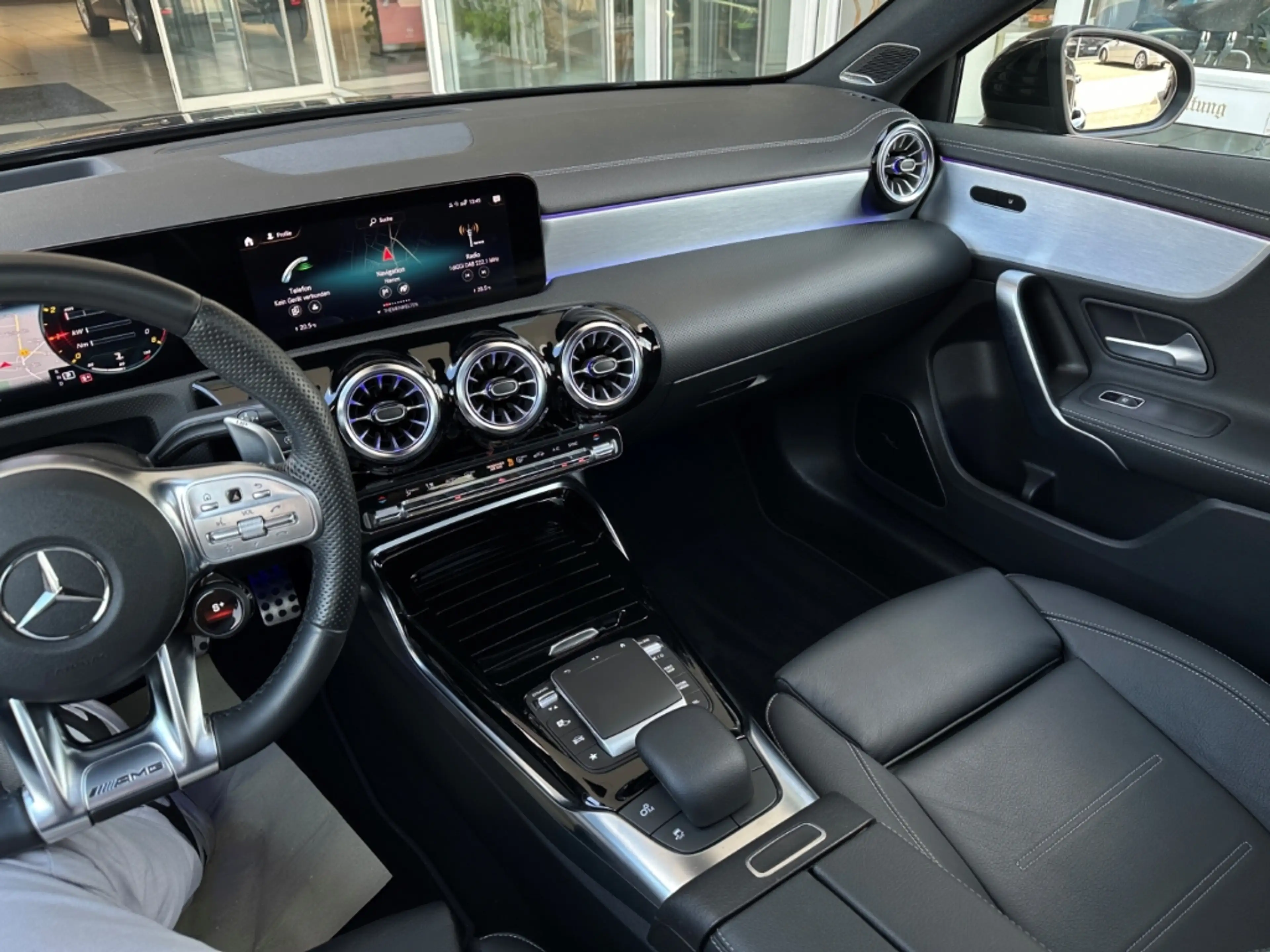 Mercedes-Benz A 35 AMG 4M BURMESTER HUD PANO 360 DISTR+ MEMORY — photo 15