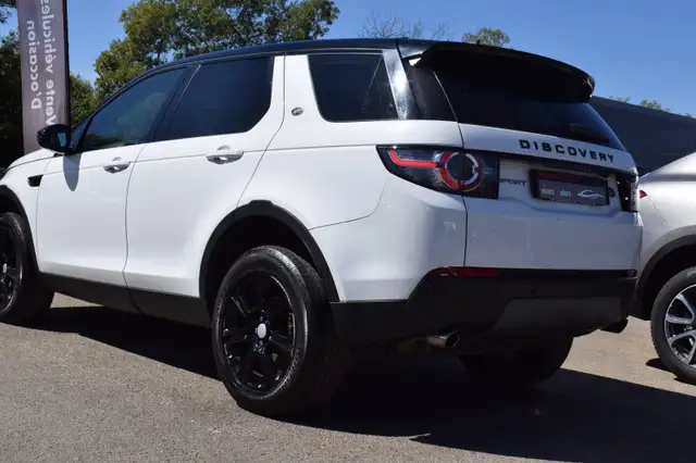 Land Rover Discovery Sport view 6