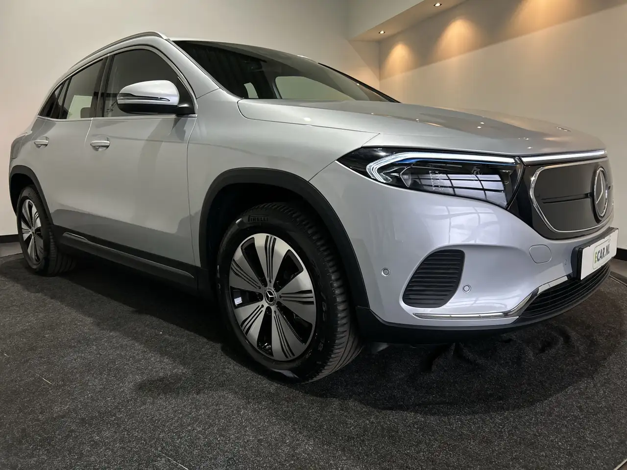 Mercedes-Benz EQA 350 4MATIC Advanced 67 kWh Parkeerpakket, Rij-assisten