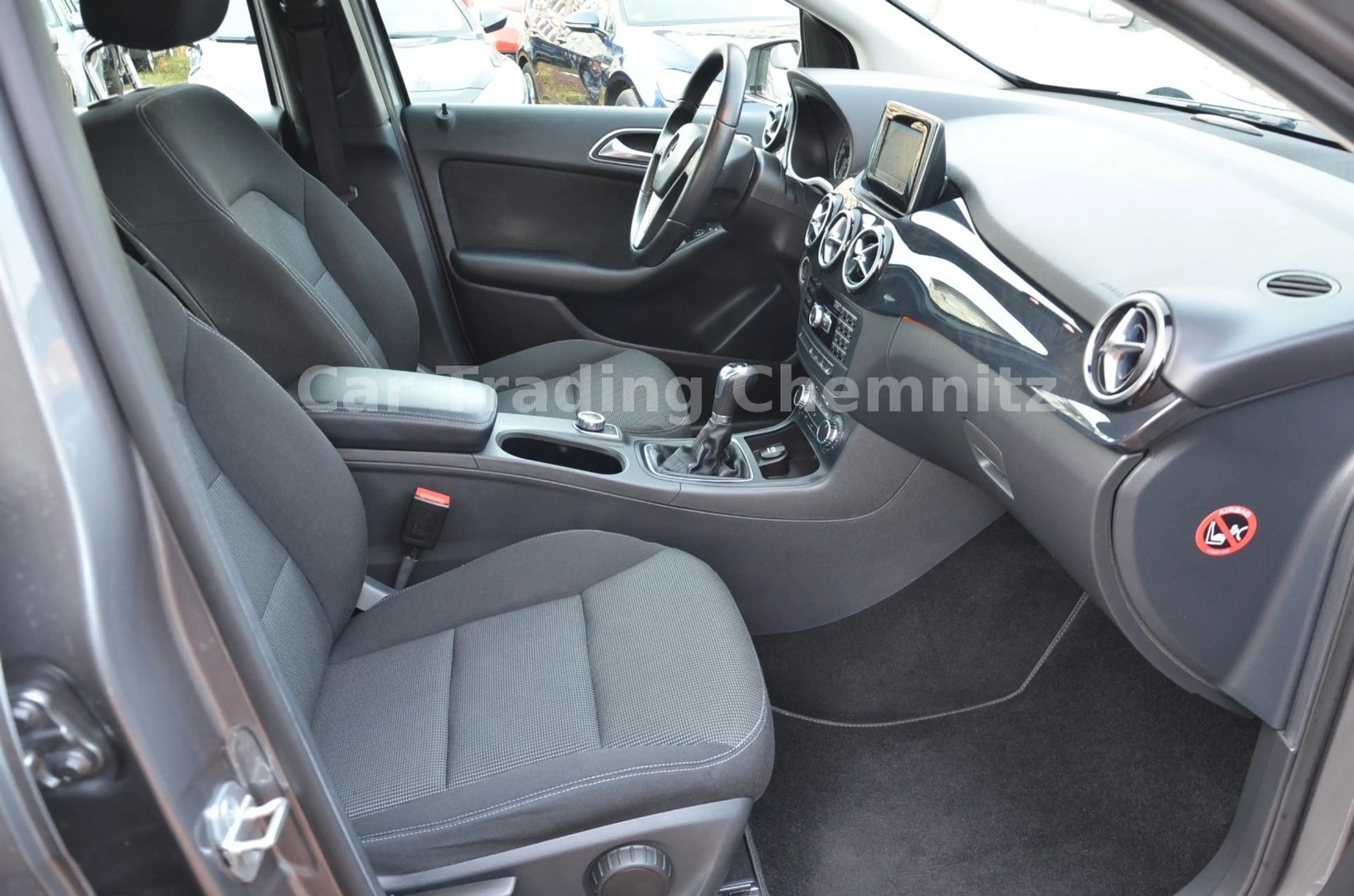 Mercedes-Benz B 180 Xenon Navi Klima Sitzheizung Tüv 10/2027 — photo 11