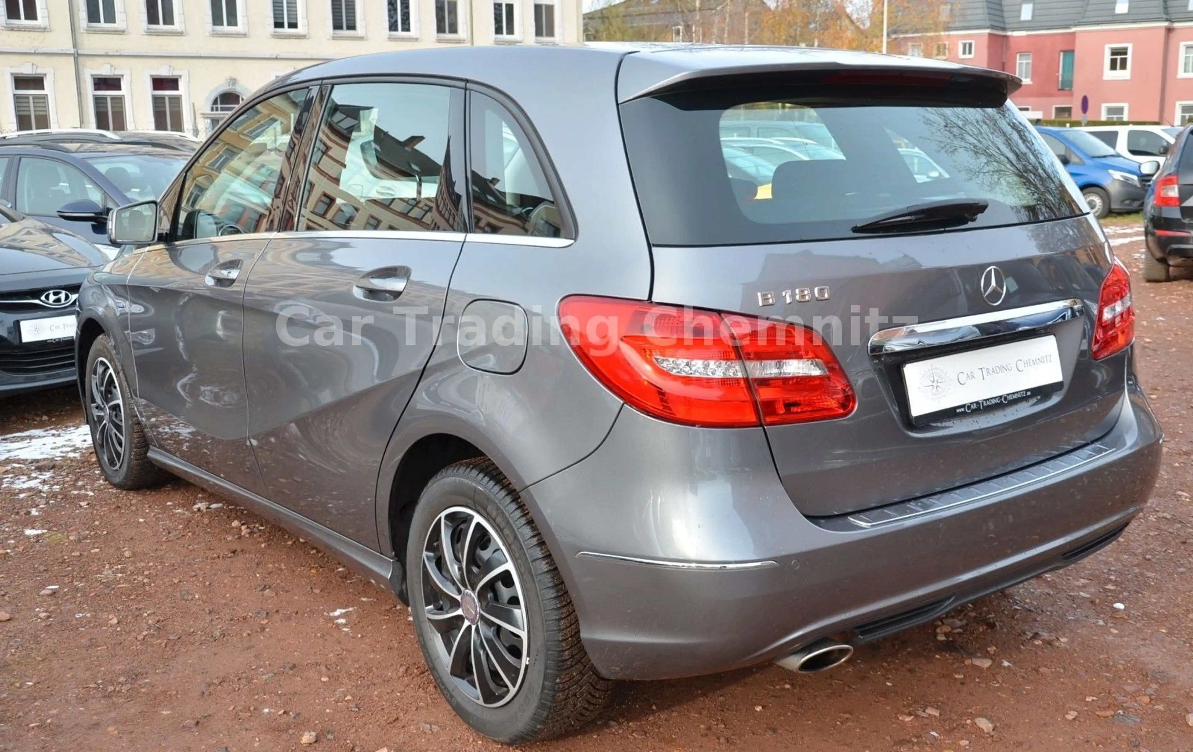 Mercedes-Benz B 180 Xenon Navi Klima Sitzheizung Tüv 10/2027 — photo 7