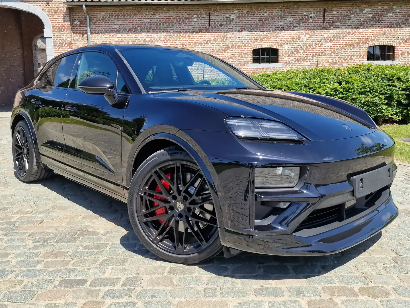 Porsche Macan Turbo/Trekhaak/Carplay/Leder/JETBLACK/BoseSS/Pano Zwart - 1