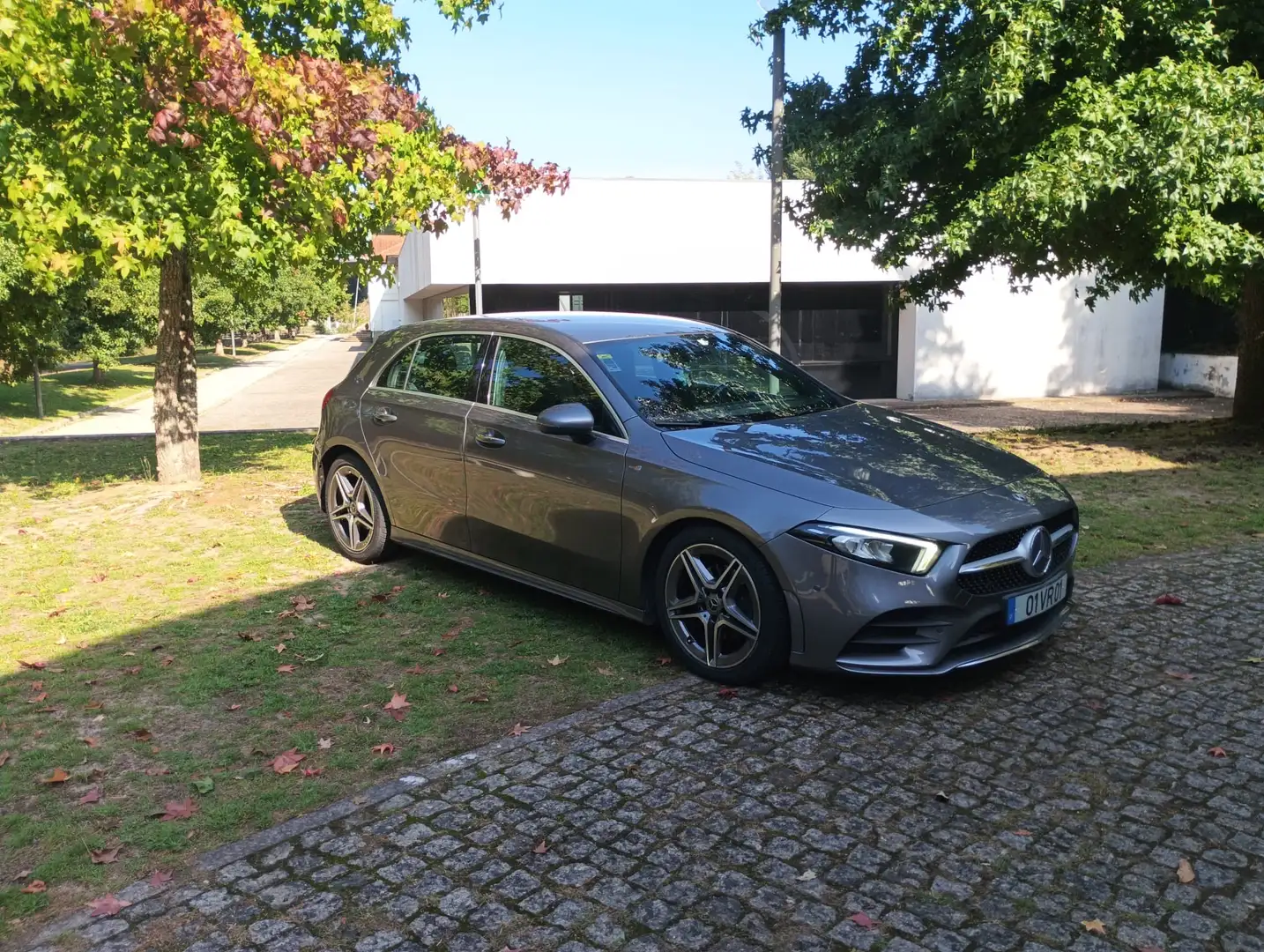Mercedes-Benz A 180 d 7G-DCT AMG Line - 2