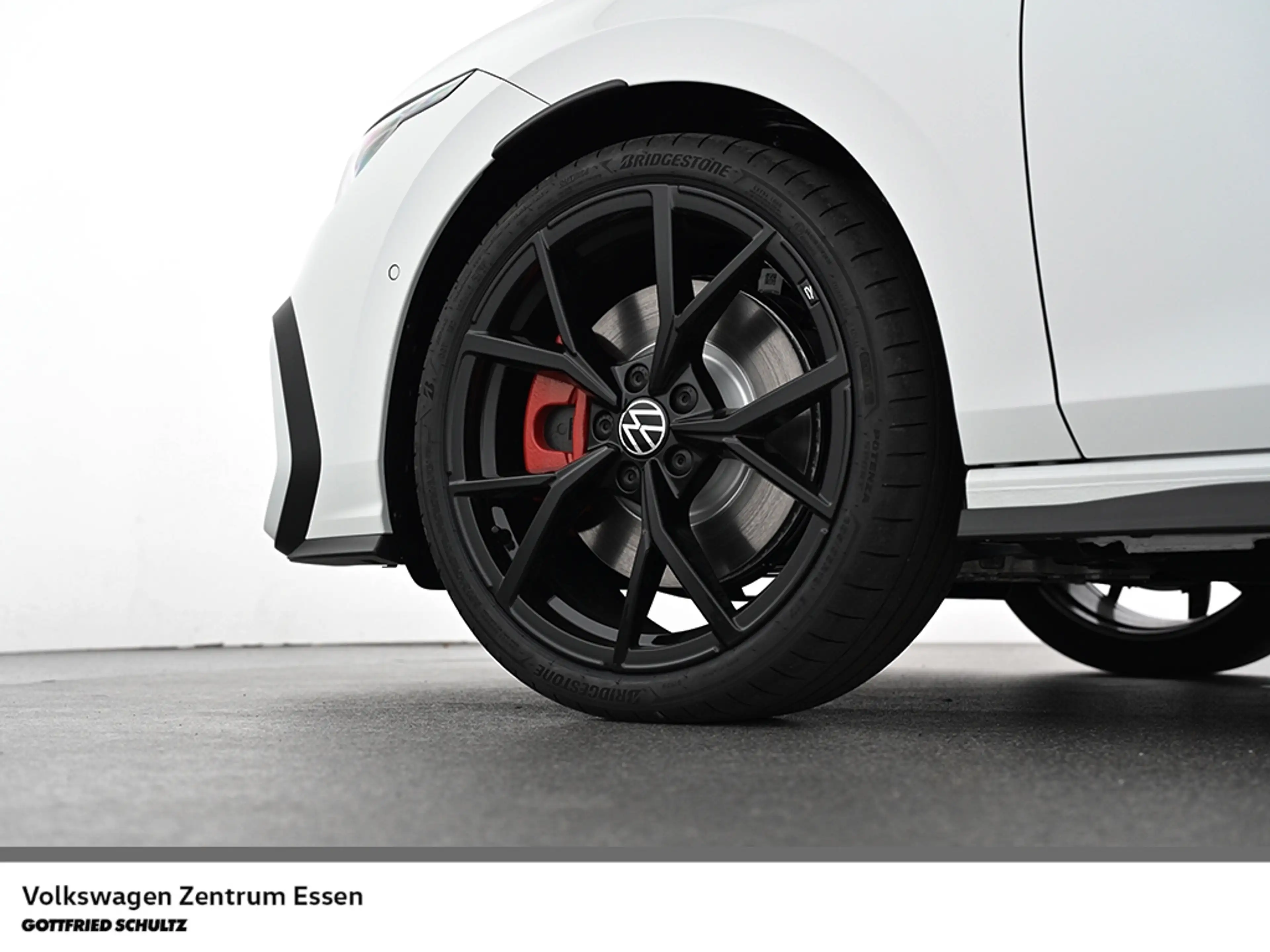 Volkswagen Golf GTI 2 0 l TSI DSG Pano BlackStyle Keyless — photo 6