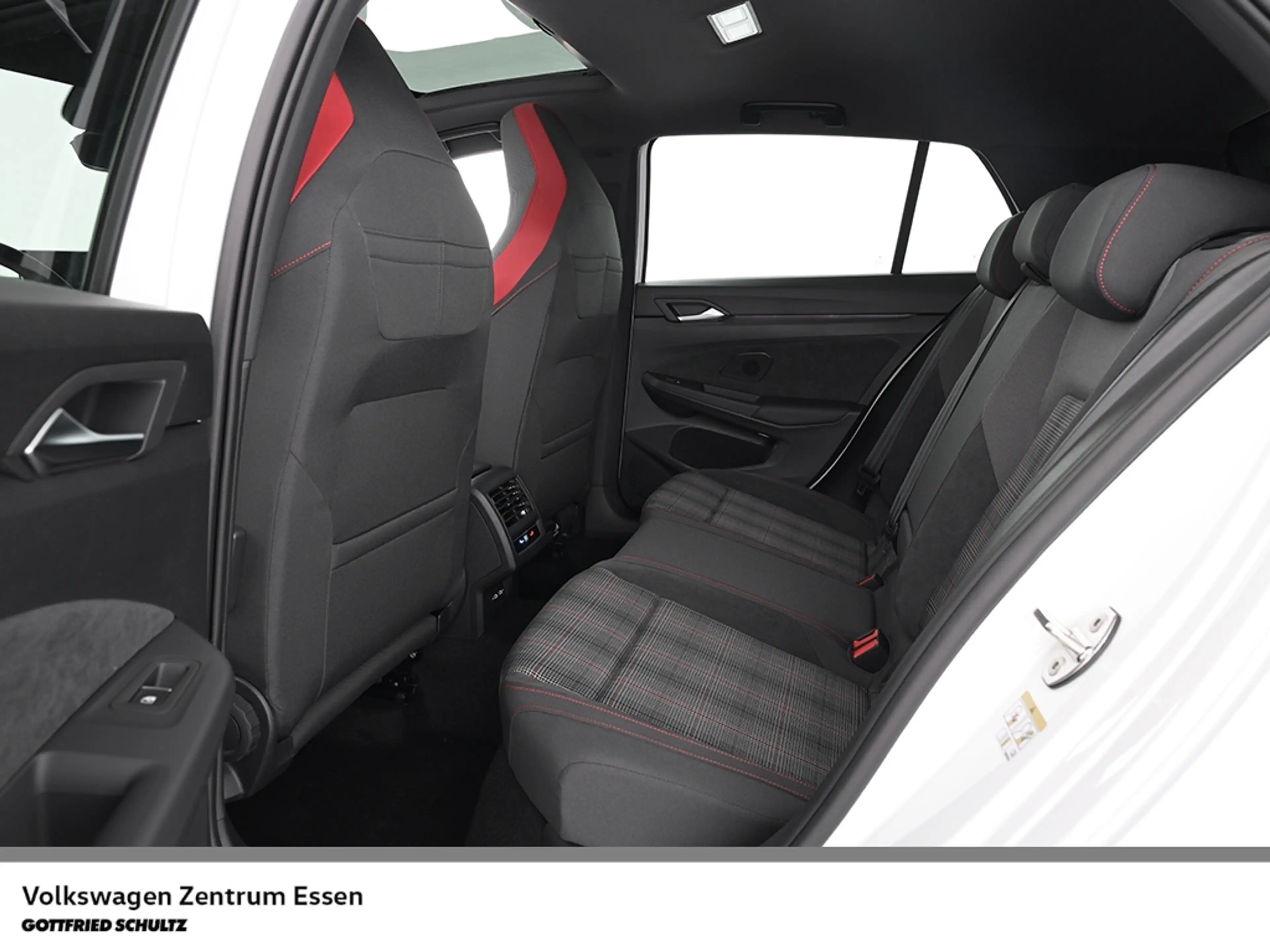Volkswagen Golf GTI 2 0 l TSI DSG Pano BlackStyle Keyless — photo 12