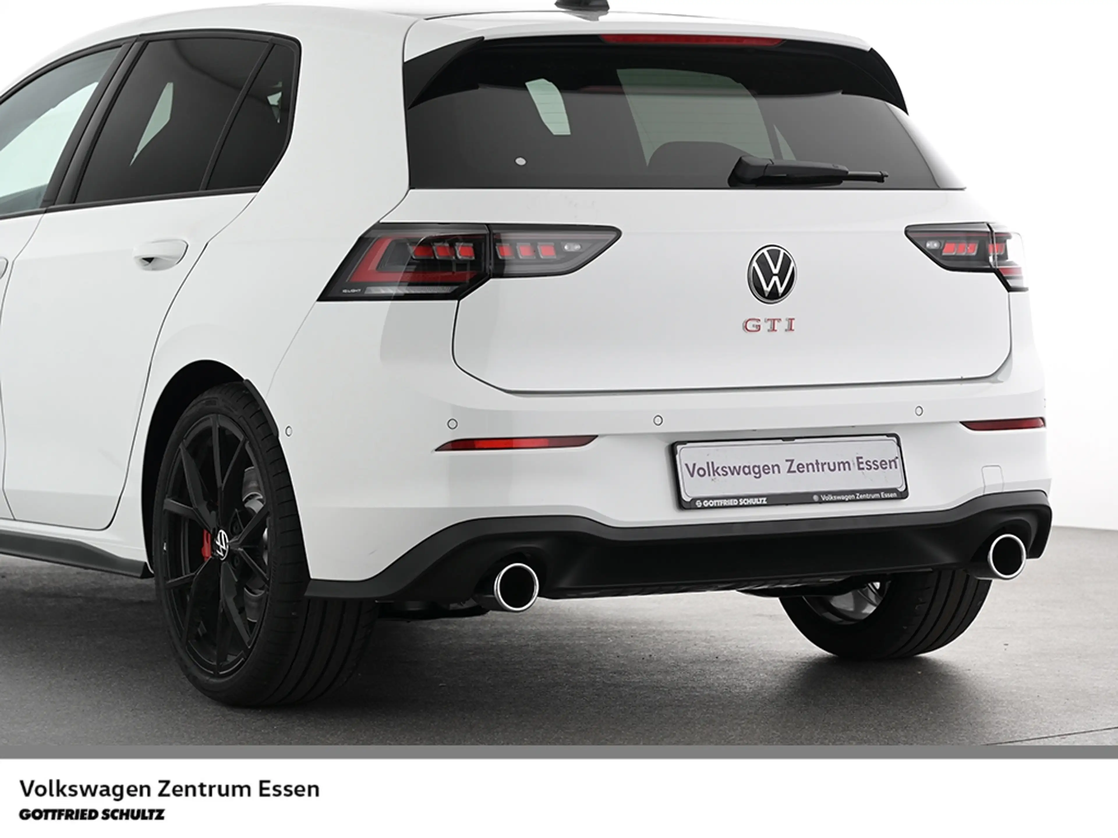 Volkswagen Golf GTI 2 0 l TSI DSG Pano BlackStyle Keyless — photo 7