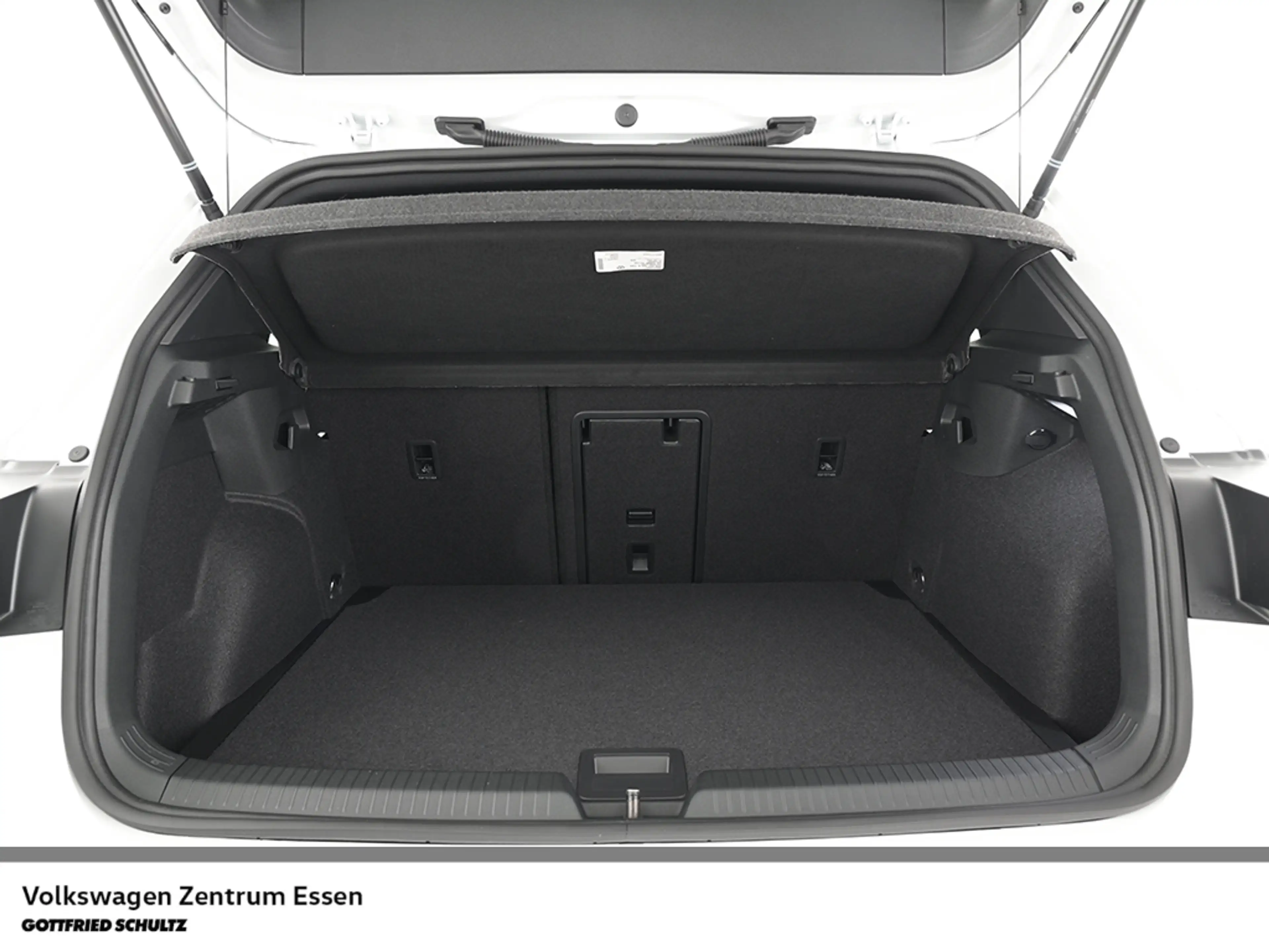 Volkswagen Golf GTI 2 0 l TSI DSG Pano BlackStyle Keyless — photo 9