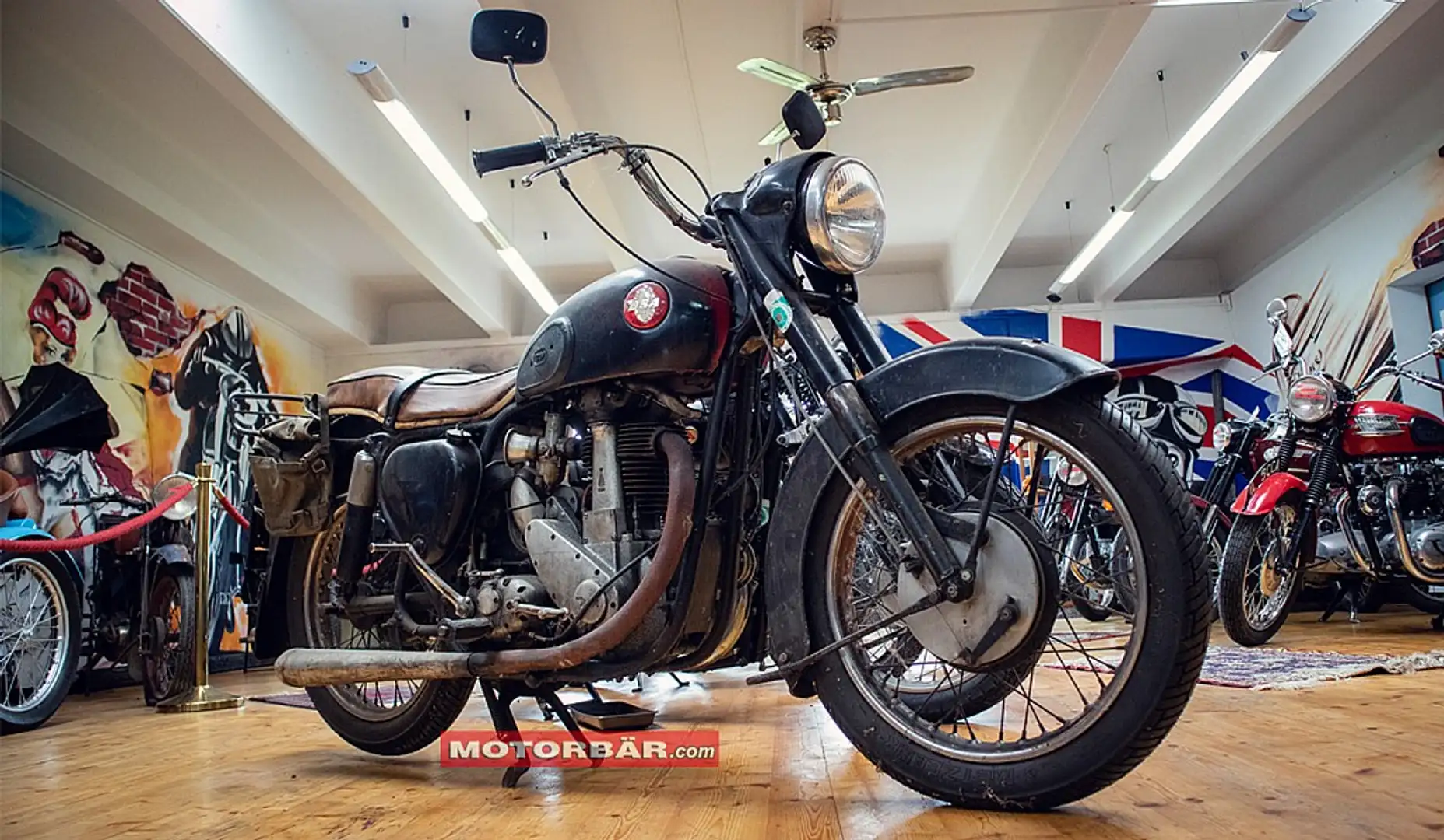BSA B 33 Negro - 1