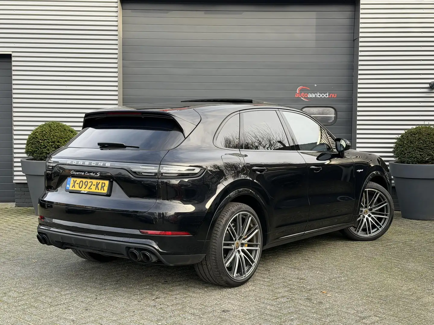 Porsche Cayenne 4.0 Turbo S E-Hybrid 680 PK | Keramische Remmen | Noir - 2