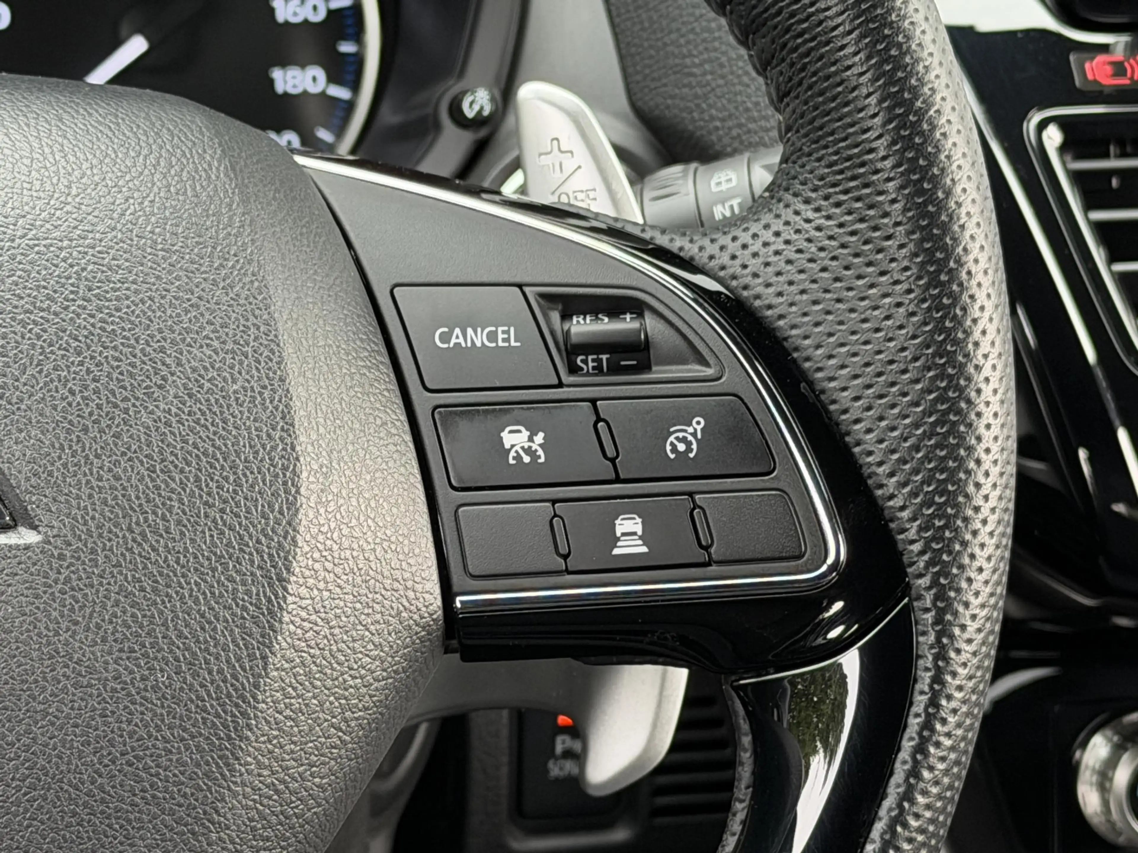 Mitsubishi Eclipse Cross 2.4 PHEV Black Edition | Adaptieve Cruise Control — photo 23