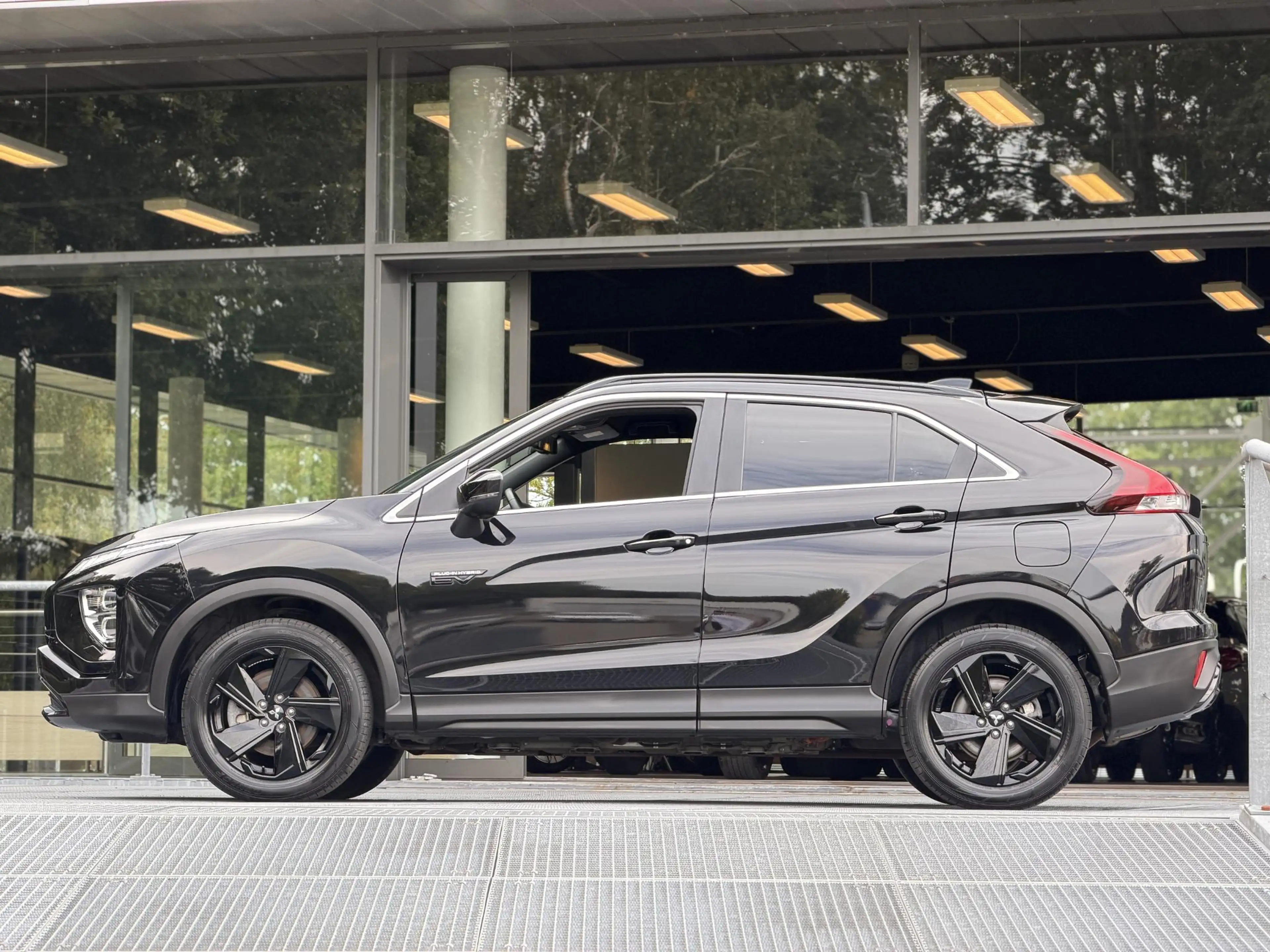 Mitsubishi Eclipse Cross 2.4 PHEV Black Edition | Adaptieve Cruise Control — photo 17