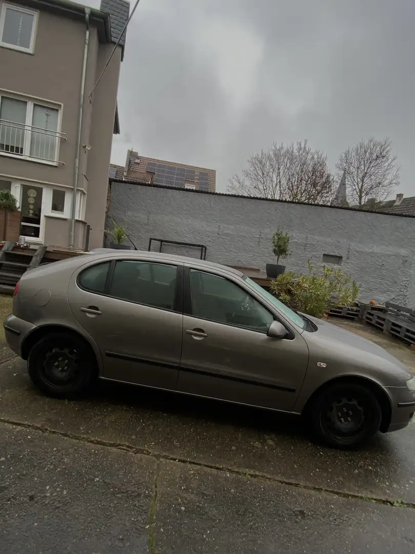 SEAT Leon 1.6 16V Stella - 1