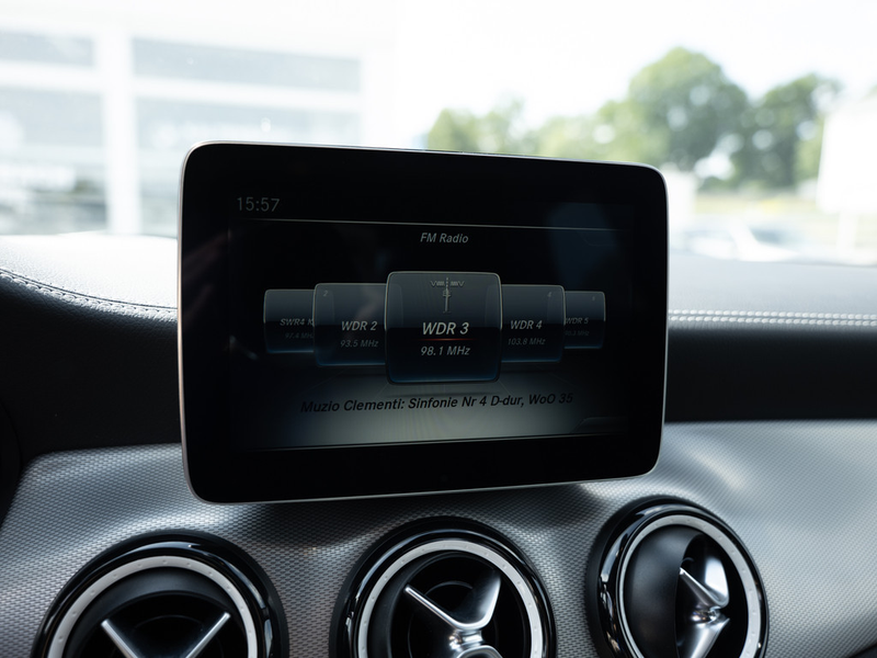 Mercedes-Benz A 200 LED NAVI PARKTRONIC SHZ KEYLESS KLIMA — photo 13