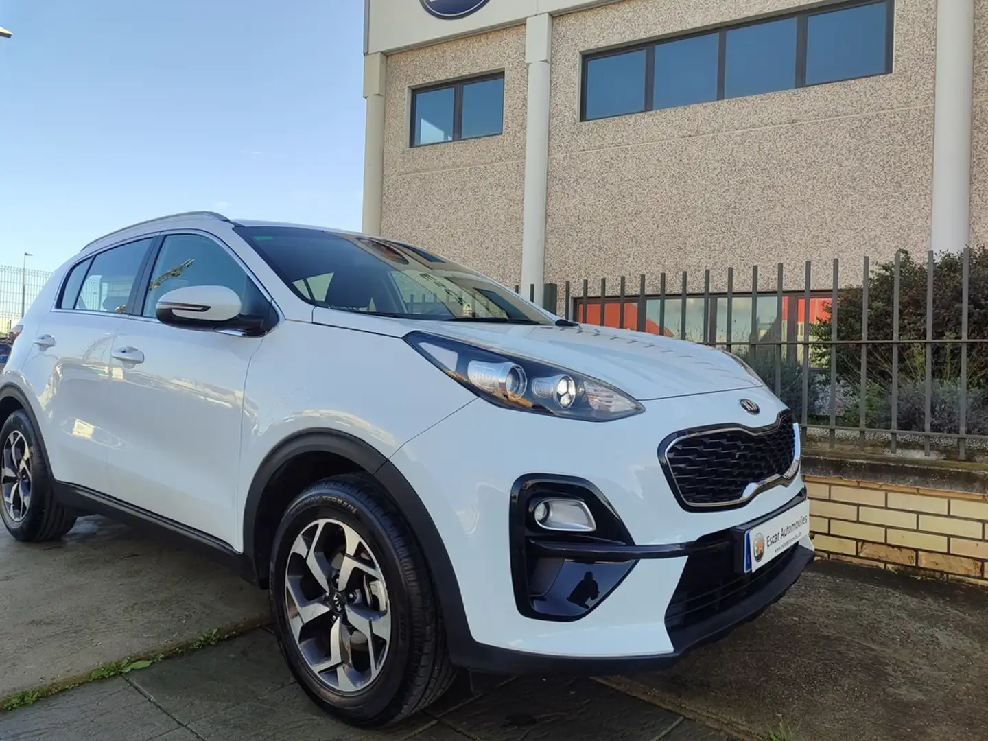 Kia Sportage 1.6 CRDi Business 4x2 136 Blanco - 1