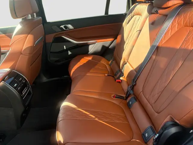 BMW X7 xDrive 40d M-Sport Ansicht 9