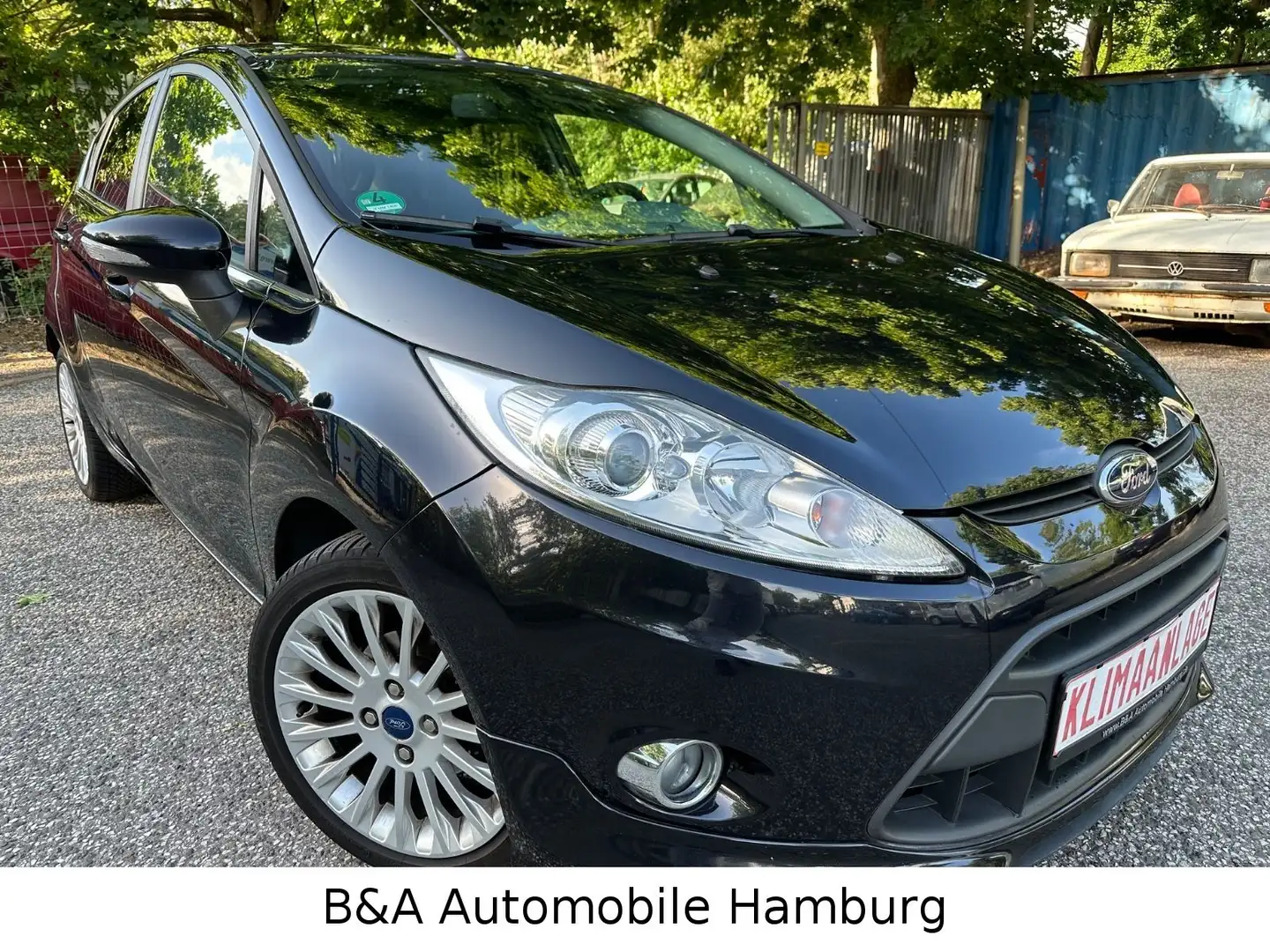Ford Fiesta Titanium 2 Hand+Tüv/Au Neu+Klima Noir - 2