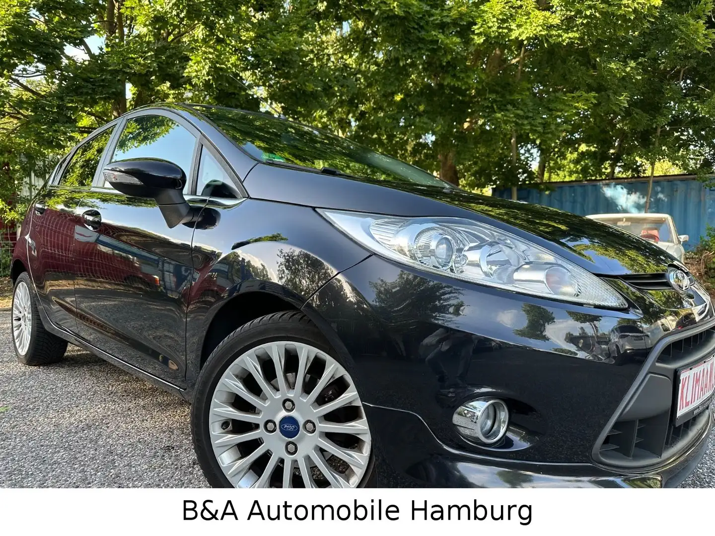 Ford Fiesta Titanium 2 Hand+Tüv/Au Neu+Klima Noir - 1